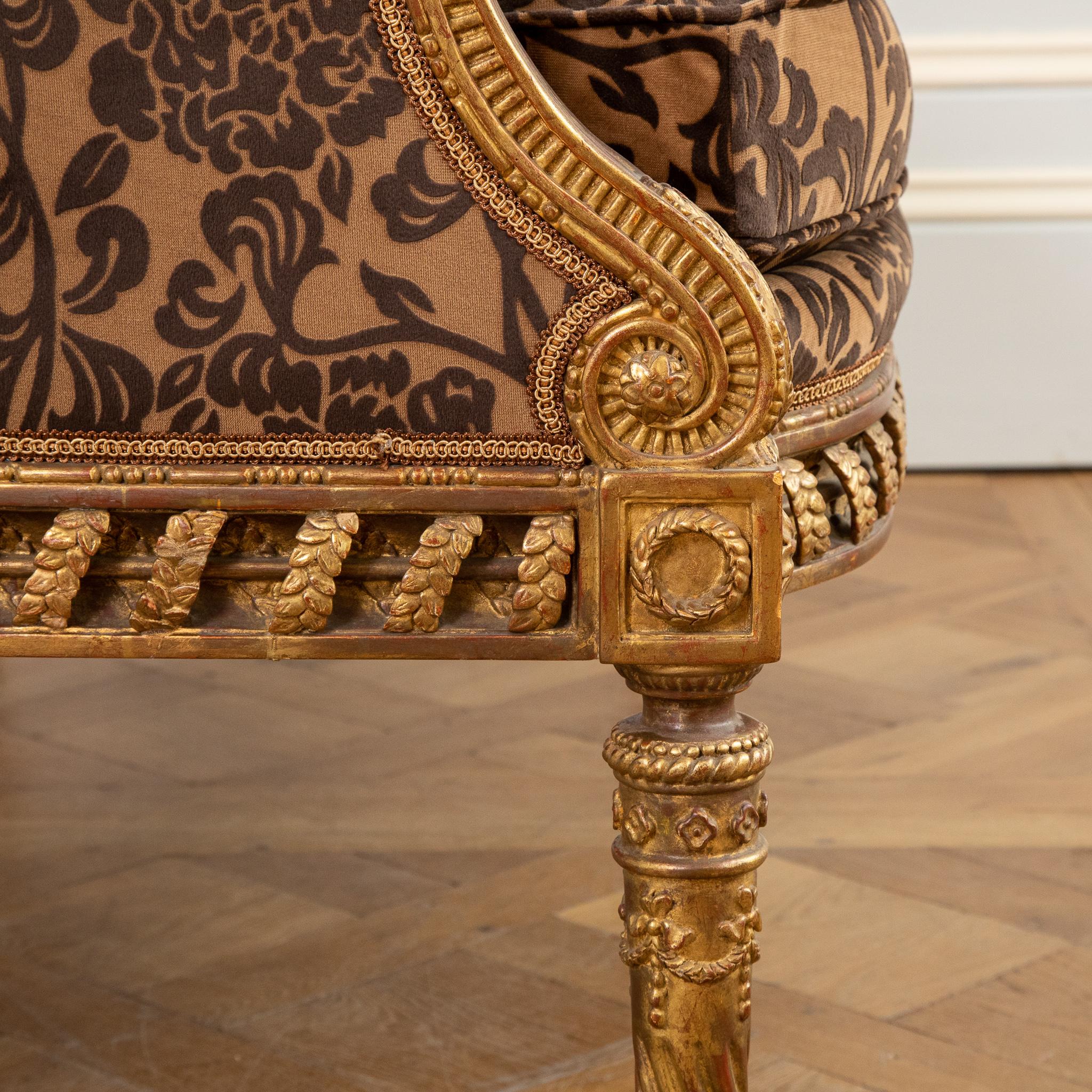  Eine fein geschnitzte  Louis XVI Stil Giltwood Sofa im Angebot 4