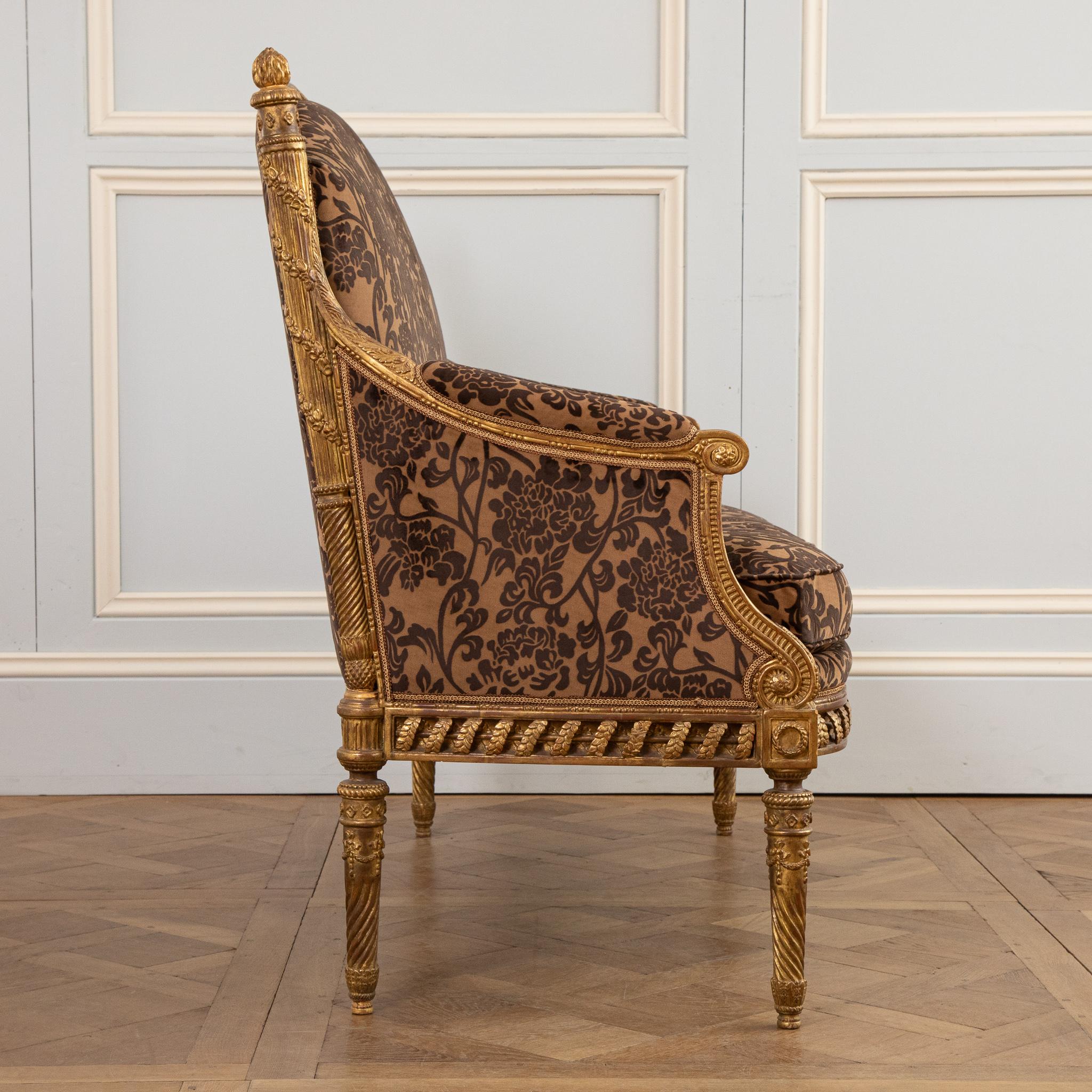  Eine fein geschnitzte  Louis XVI Stil Giltwood Sofa im Angebot 2