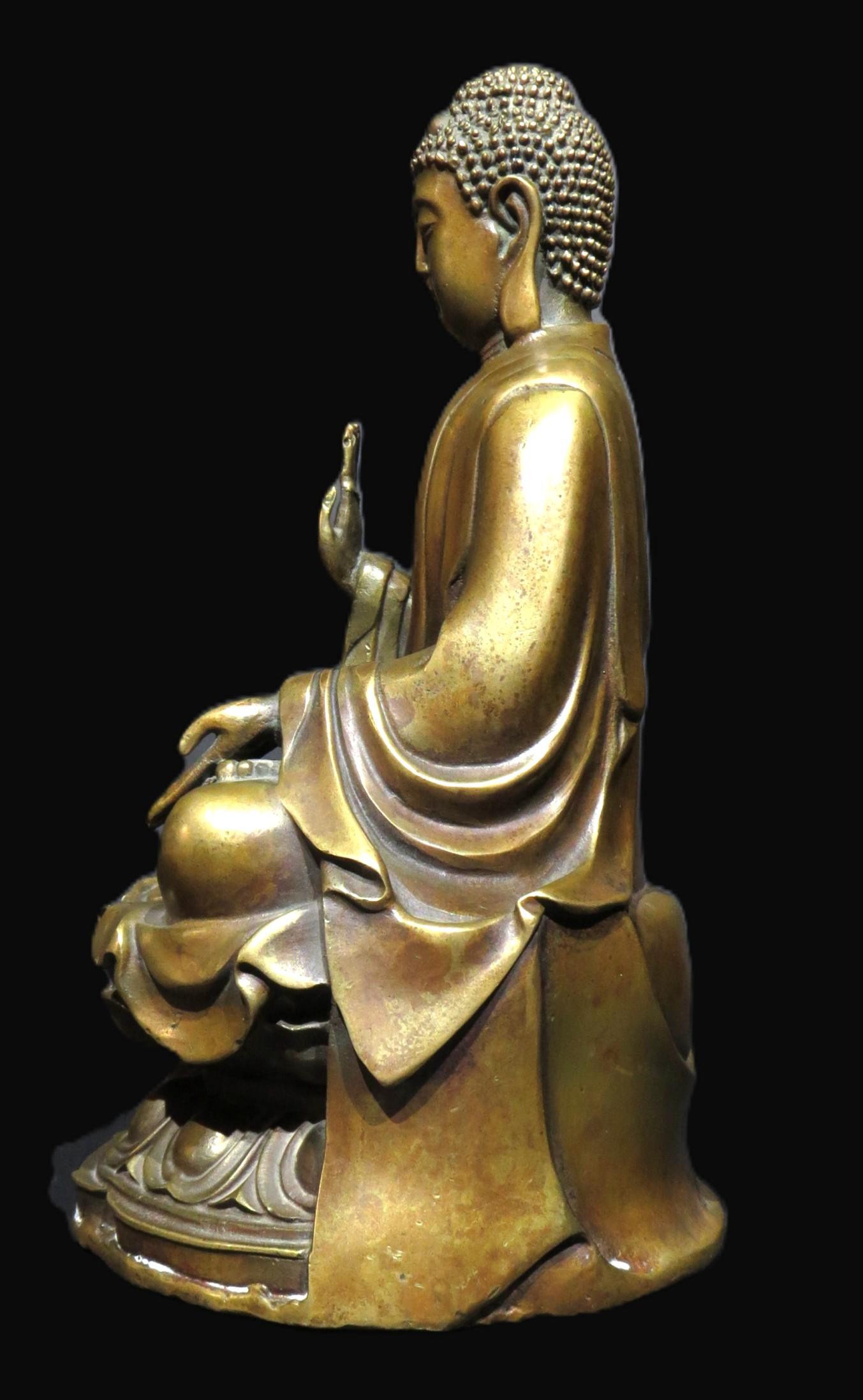 Moulage A Finely Cast Copper Alloy Figure of Buddha Amitabha, 20th C. or Earlier en vente