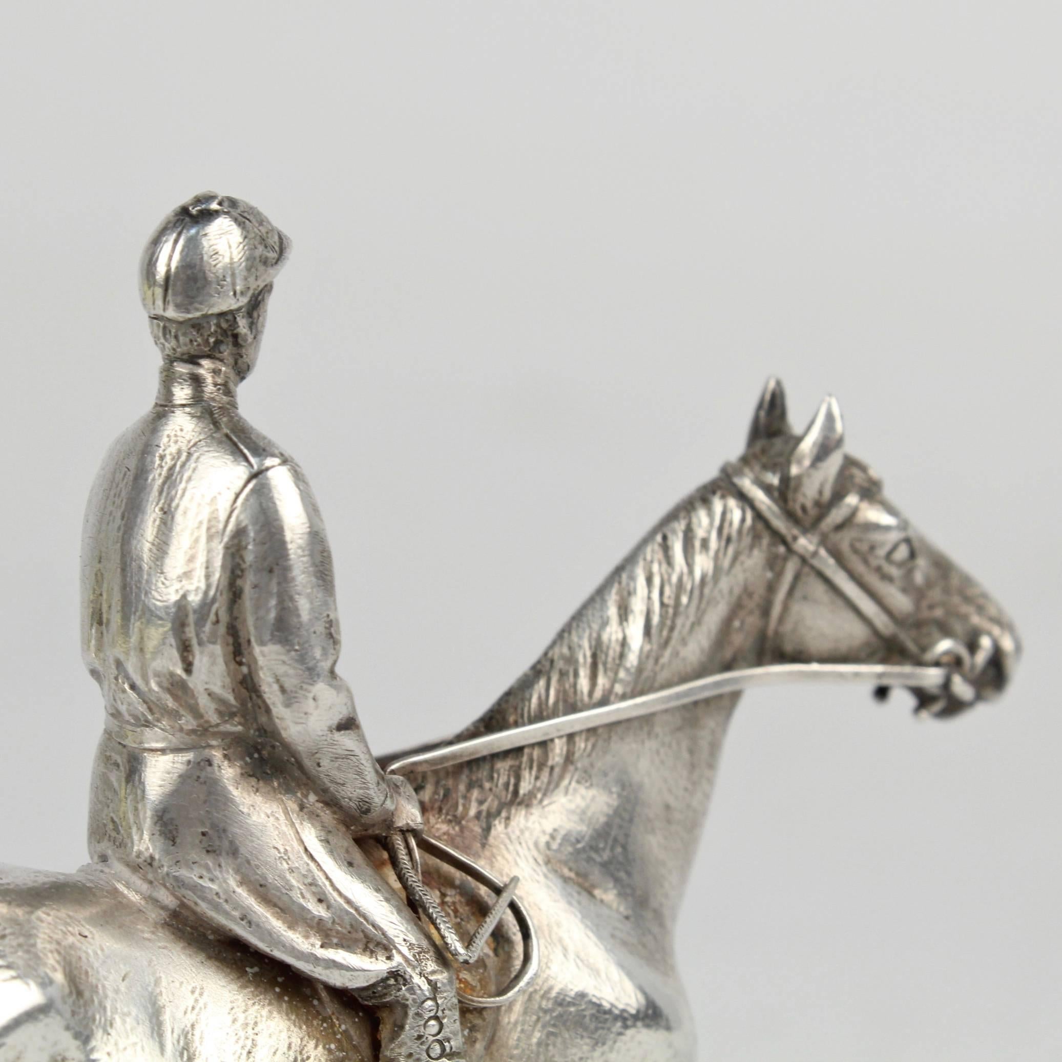 Finely Cast Miniature Silver Equestrian Horse Racing Sculpture In Good Condition For Sale In Philadelphia, PA