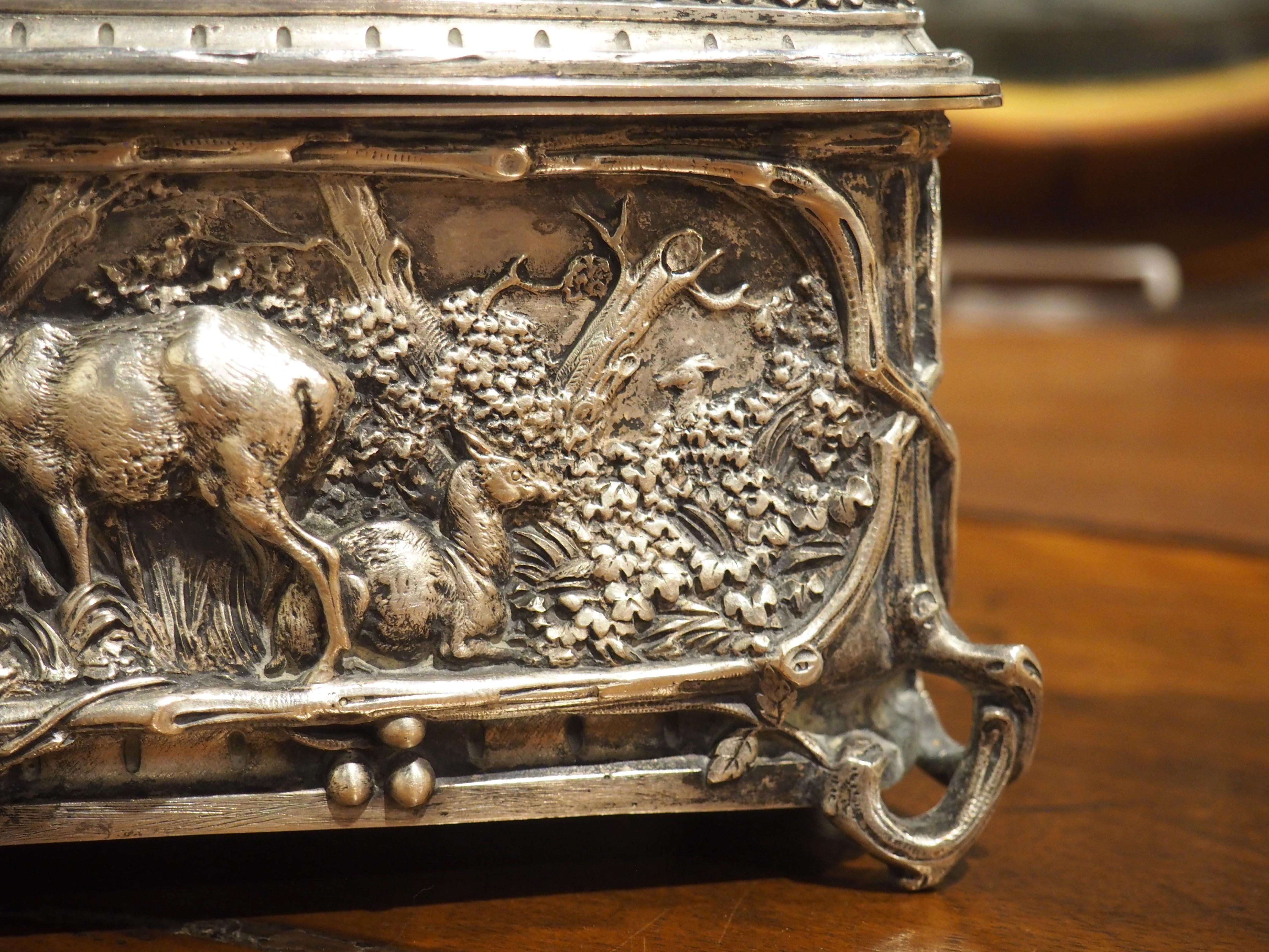 Eine fein gegossene Tischschatulle aus versilberter Bronze von L. Oudry, Paris, CIRCA 1865 im Angebot 2