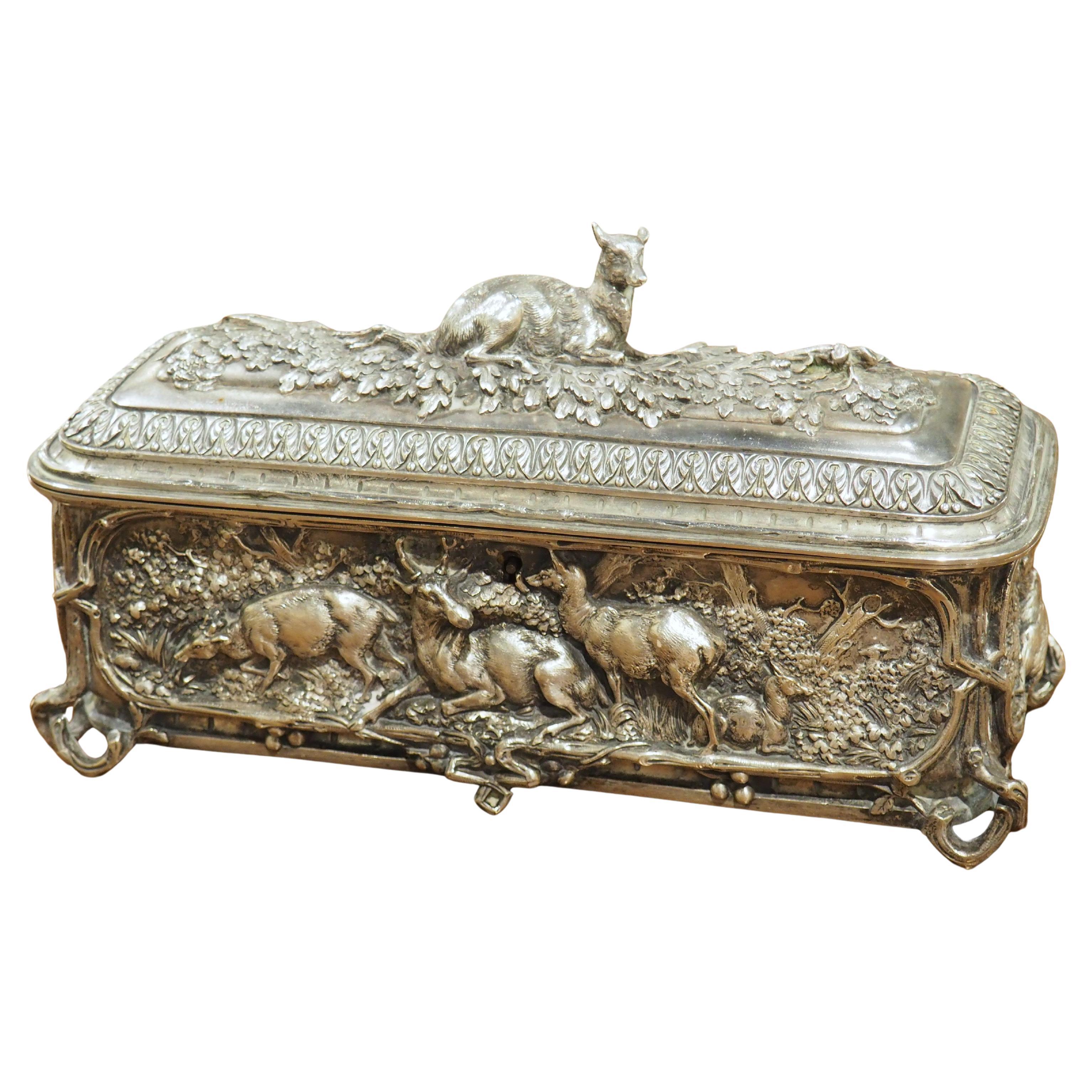 Eine fein gegossene Tischschatulle aus versilberter Bronze von L. Oudry, Paris, CIRCA 1865 im Angebot