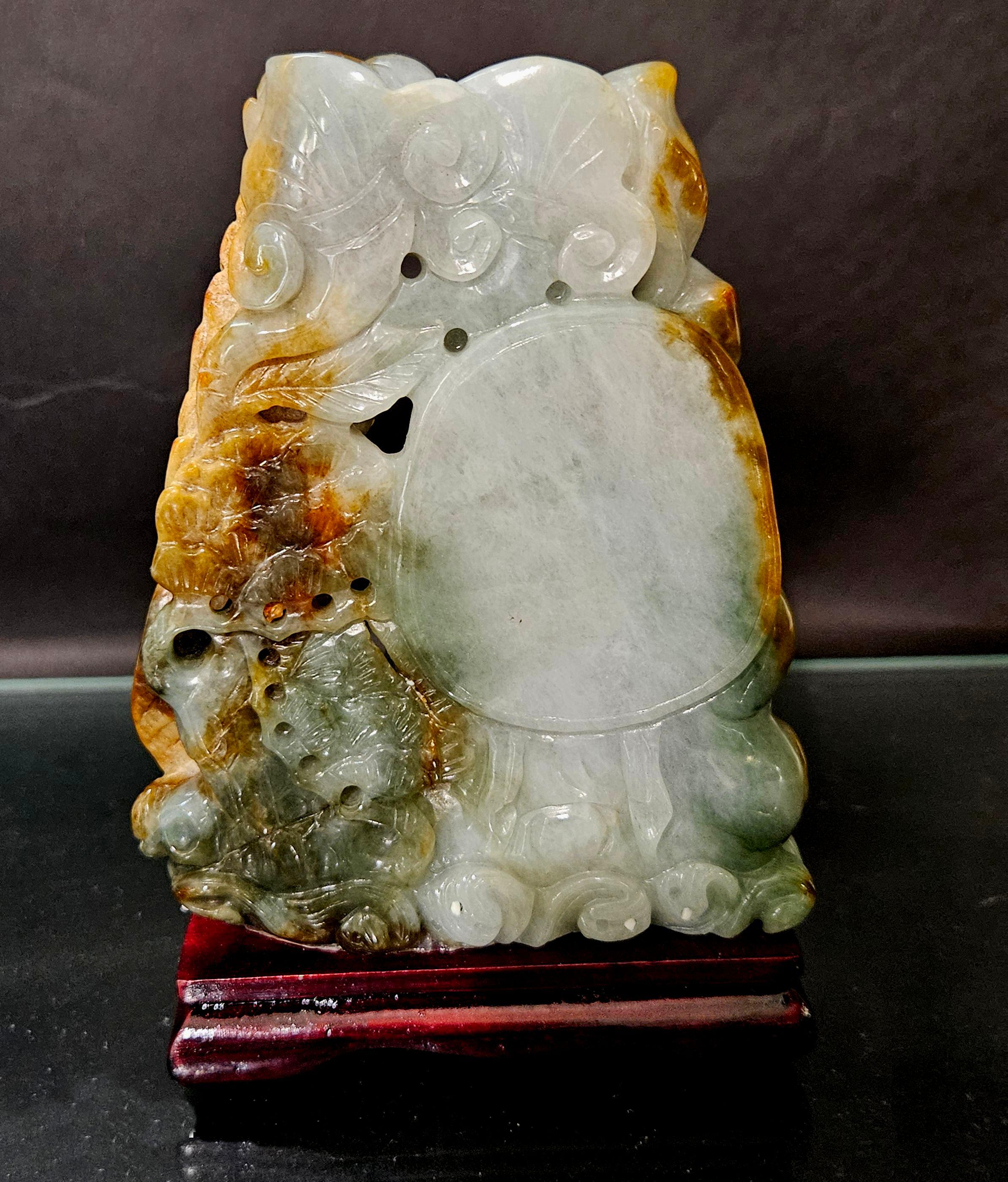 A Finely Chinese Hand Carved Jadeite-The Seated Buddha For Sale 2