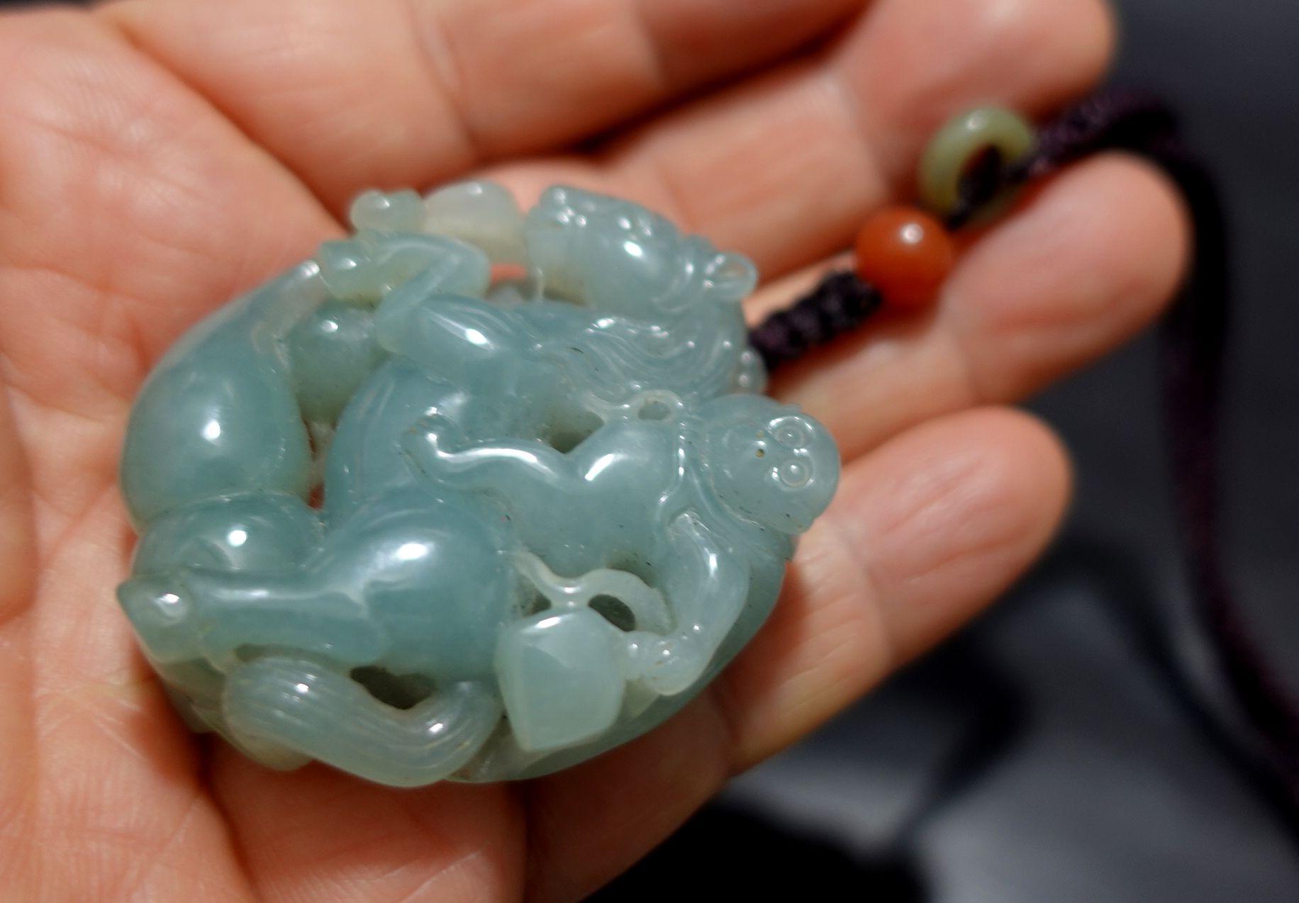A Finely Chinese Hand Carved Myanmar Jadeite For Sale 7