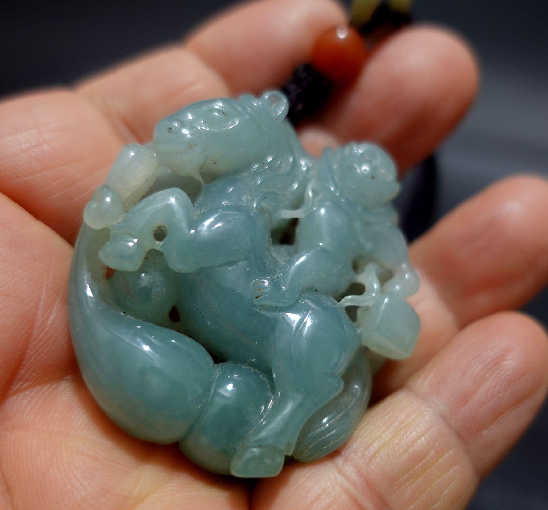 A Finely Chinese Hand Carved Myanmar Jadeite For Sale 2