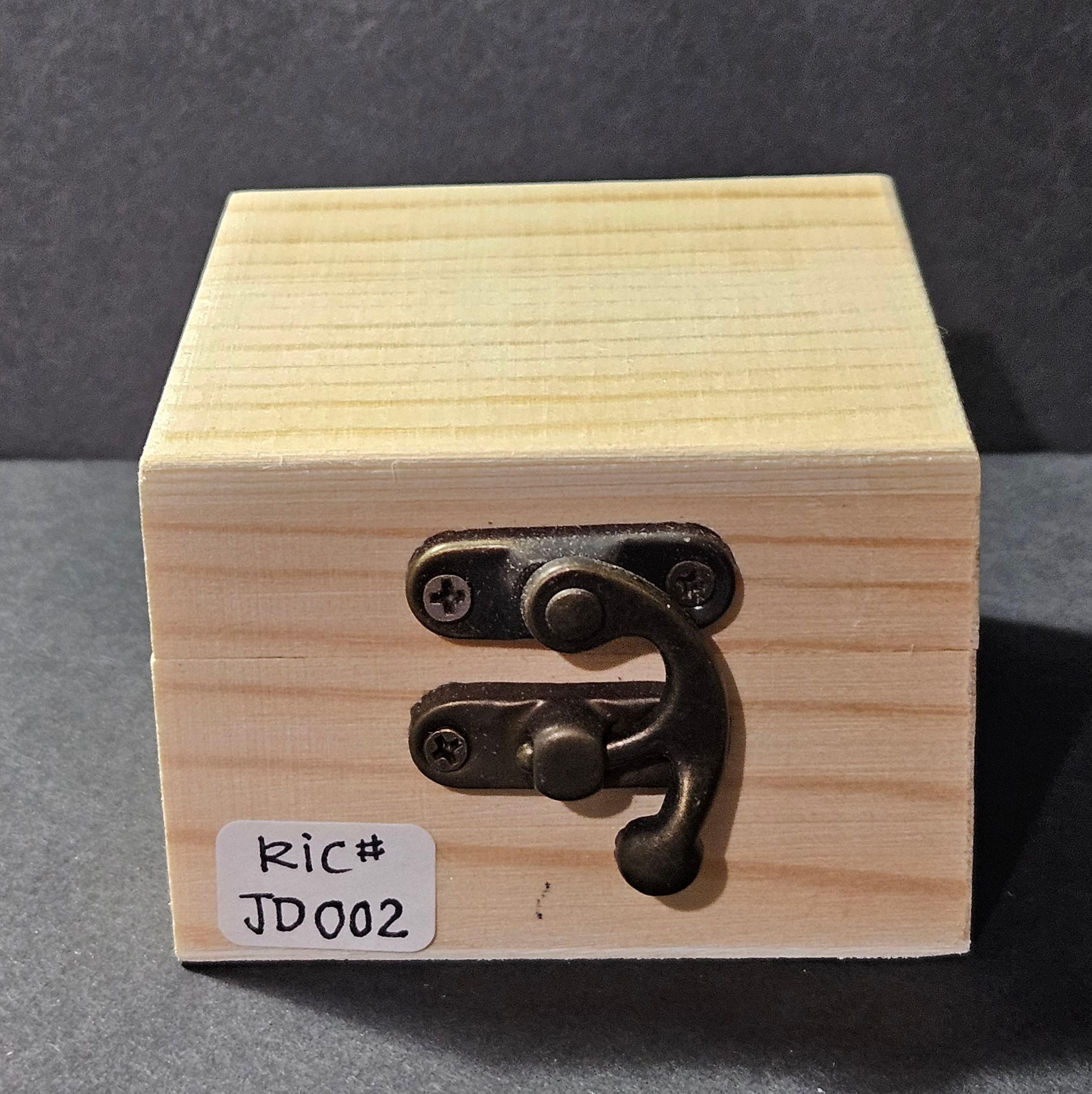 Pendentif en jadéite naturelle du Myanmar finement sculptée à la main Ric#JD002 en vente 1