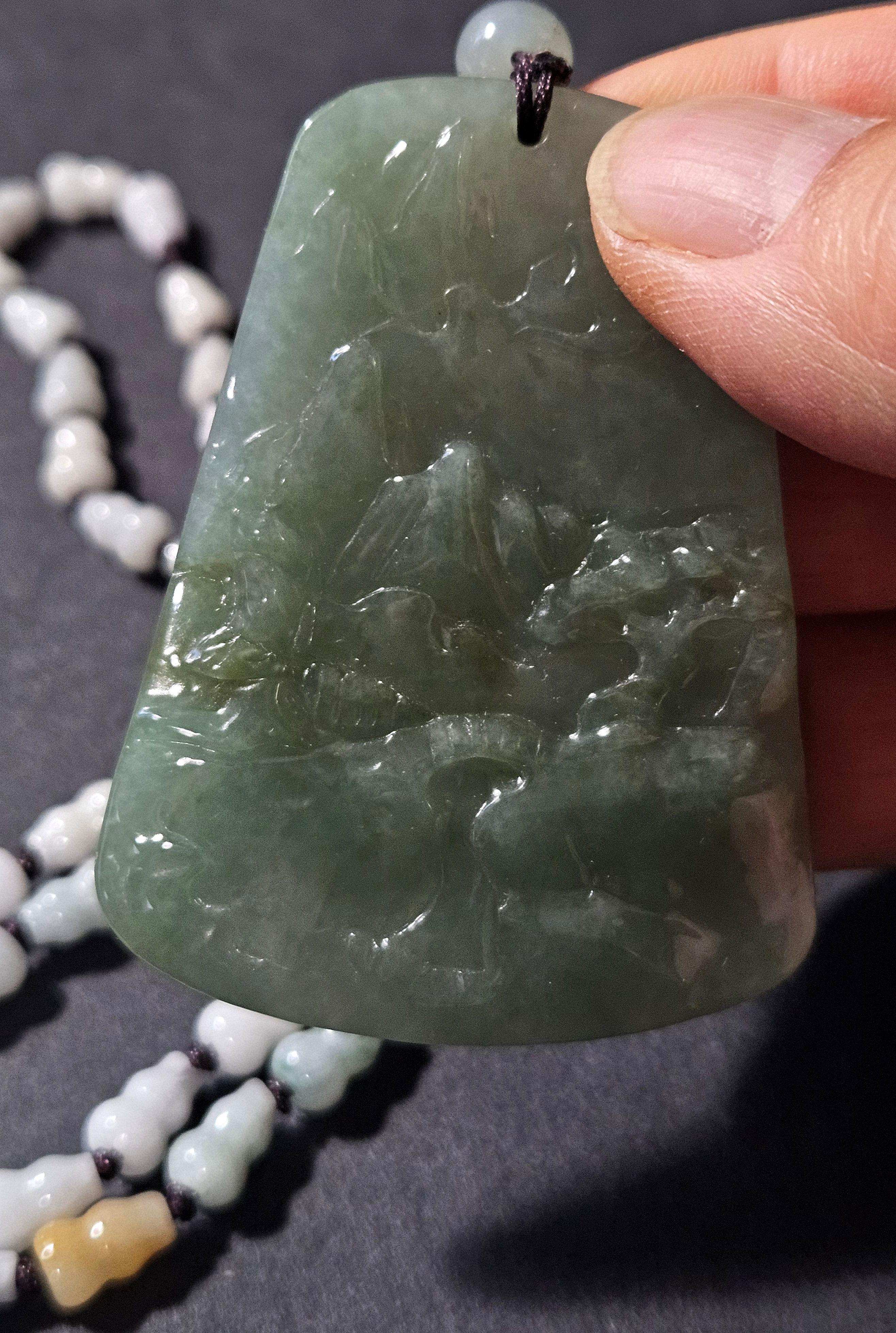 Eine fein chinesische Hand geschnitzt natürlichen Myanmar Jadeit Anhänger Ric # JD007 im Zustand „Hervorragend“ im Angebot in Norton, MA