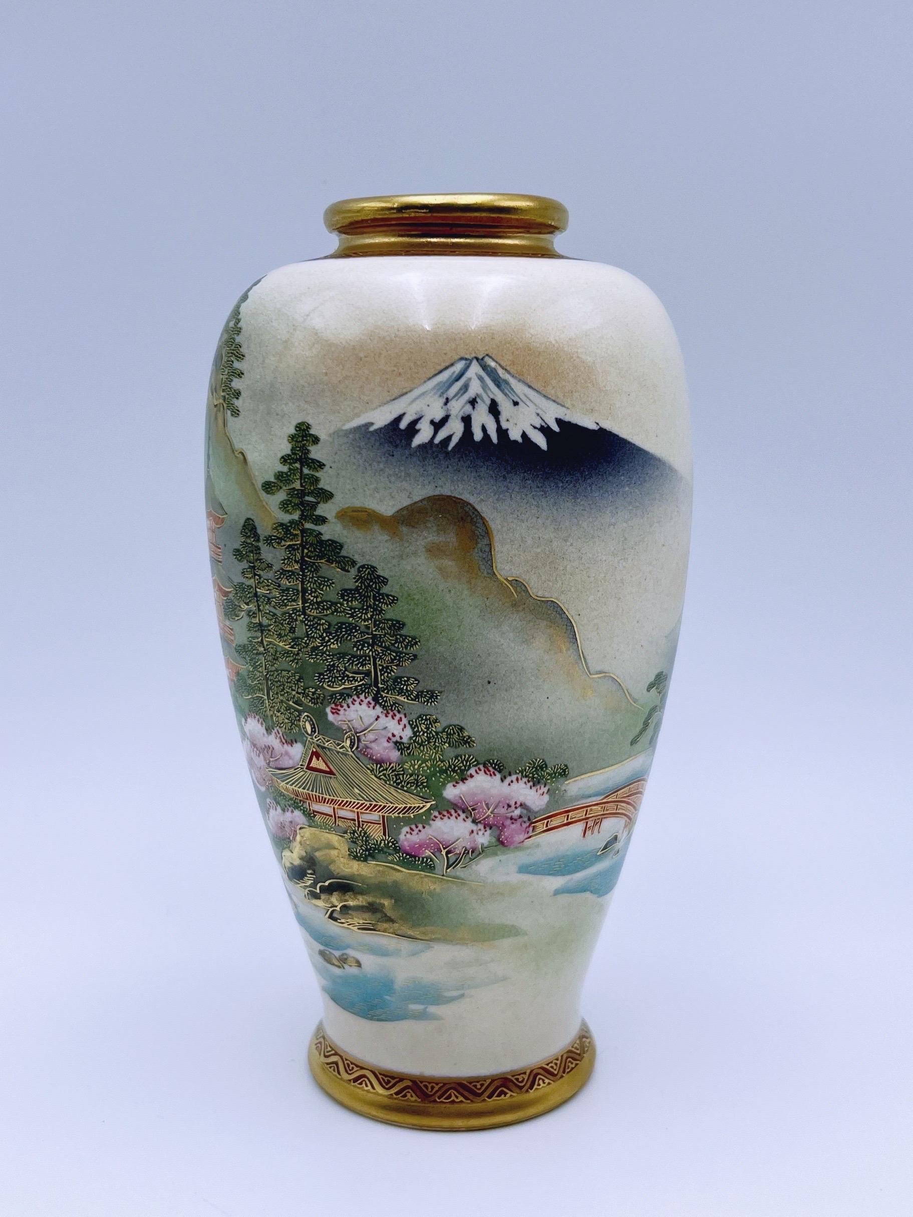 Vase en faïence de Satsuma finement décoré, doré à la main, 18/1900 en vente 4