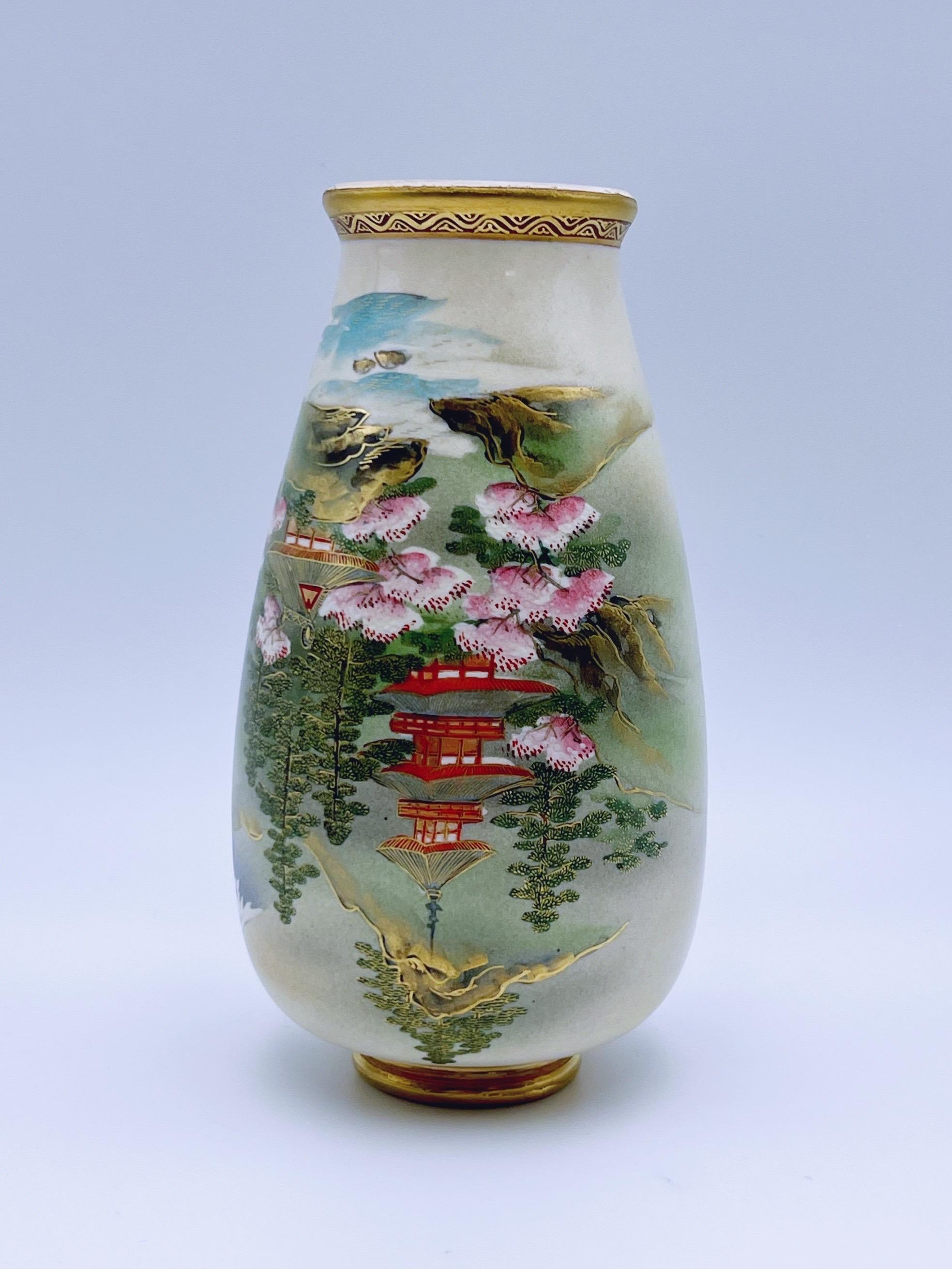 Vase en faïence de Satsuma finement décoré, doré à la main, 18/1900 en vente 2