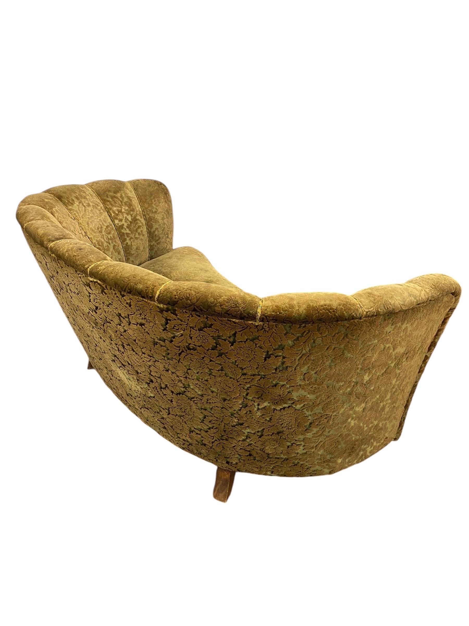 Divano curvo di design finlandese, Attr. Paul Boman, circa anni '40 in vendita 3