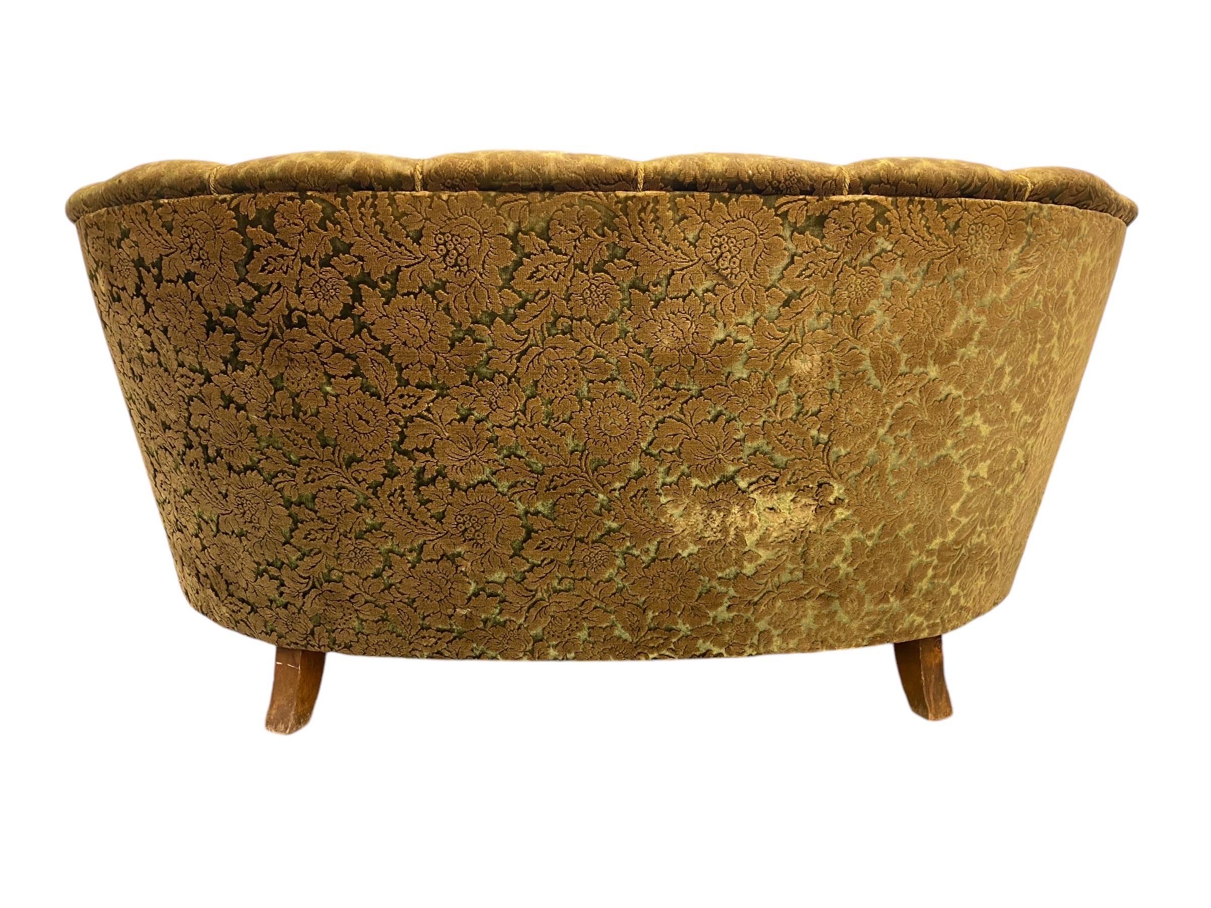 Divano curvo di design finlandese, Attr. Paul Boman, circa anni '40 in vendita 6