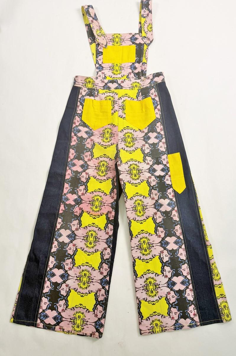 Un mono Fiorucci Pop Art basado en Roy Lichtenstein - Italia Circa 1970 Beige en venta