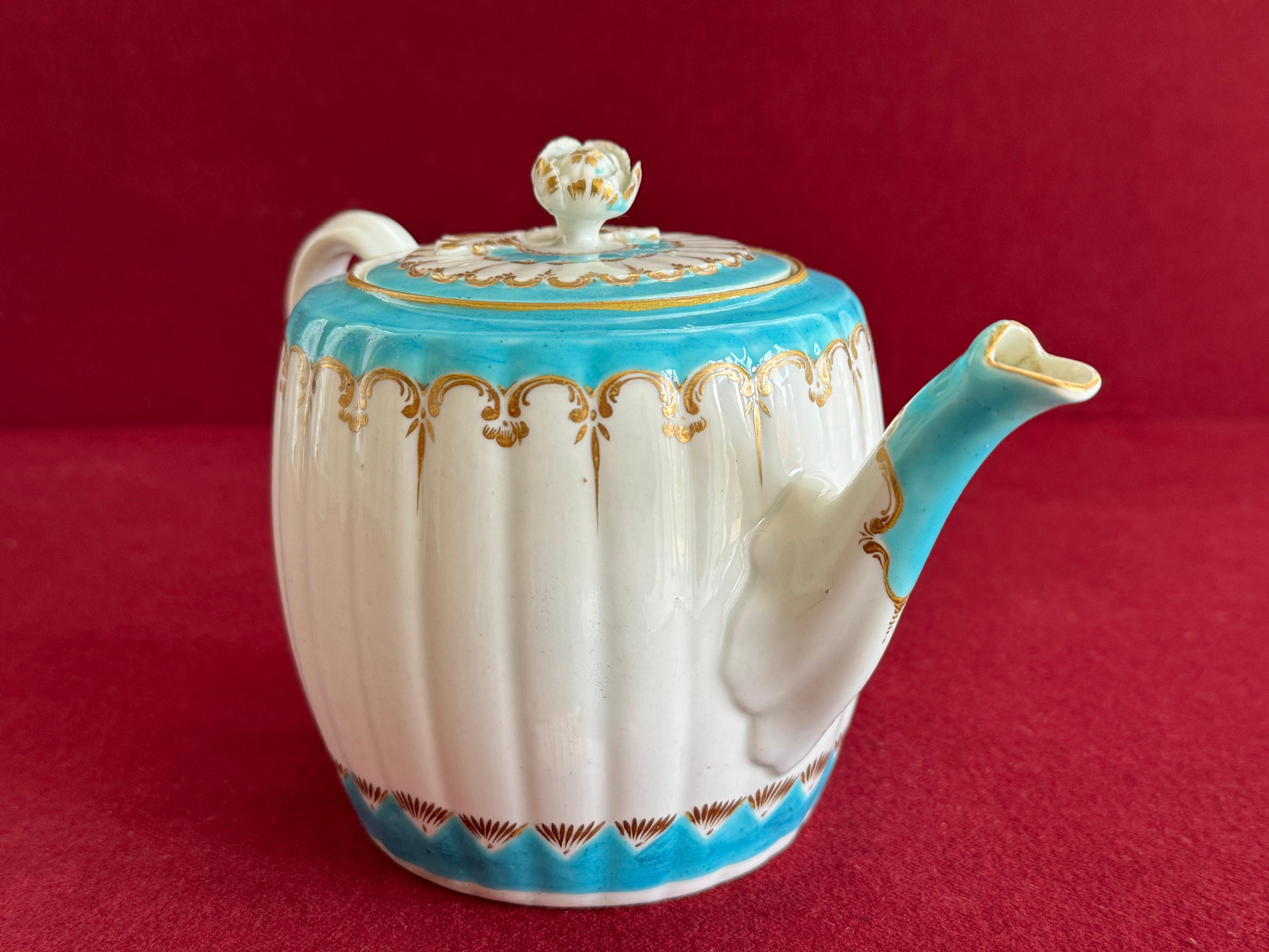 Hand-Painted A First Period Worcester Porcelain Fluted Teapot c.1780