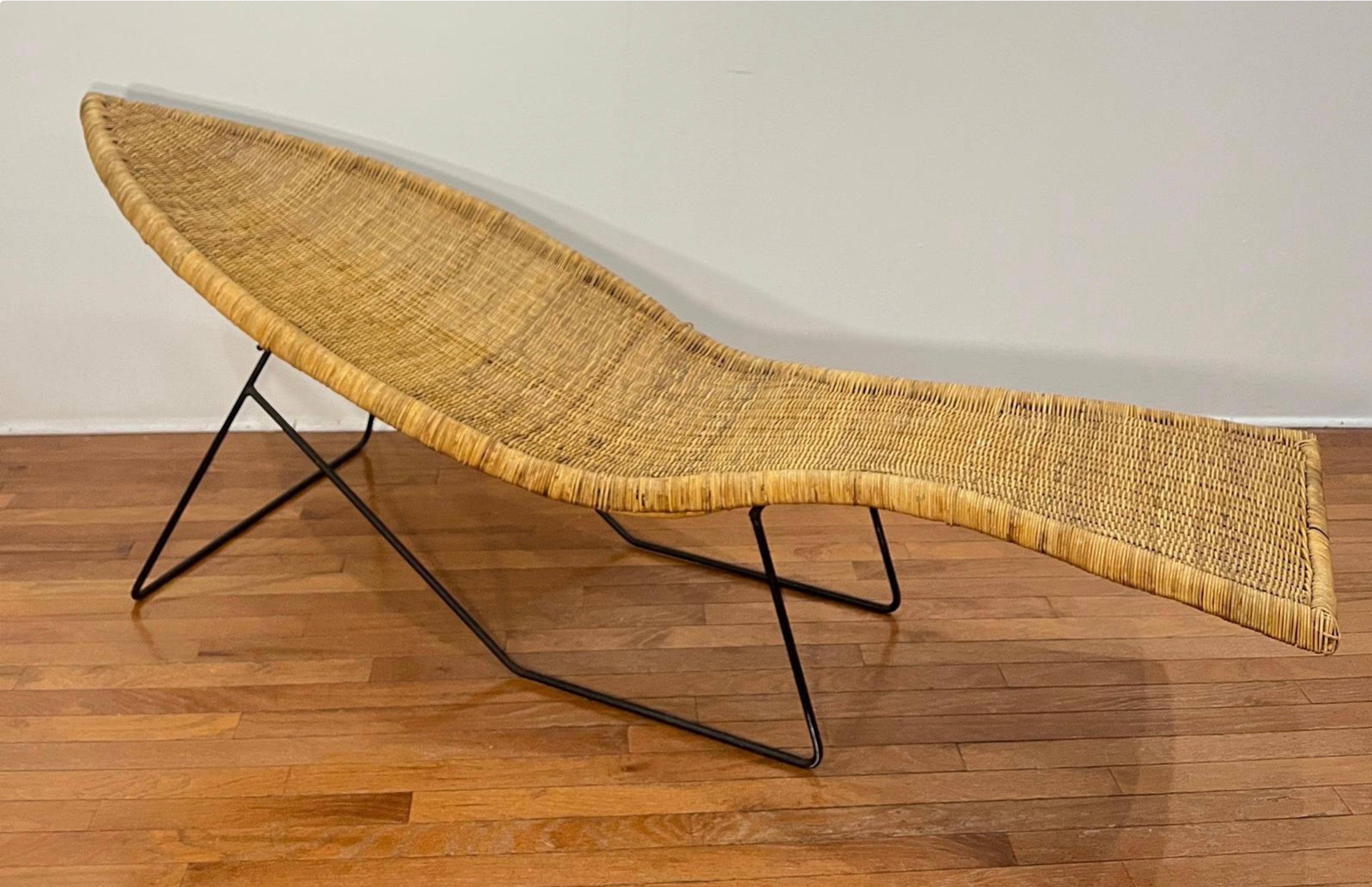Ein Fisch-Loungesessel, Lina Zervudaki für Elsa Schiapaparelli, Rattan-Fischsessel. (20. Jahrhundert) im Angebot
