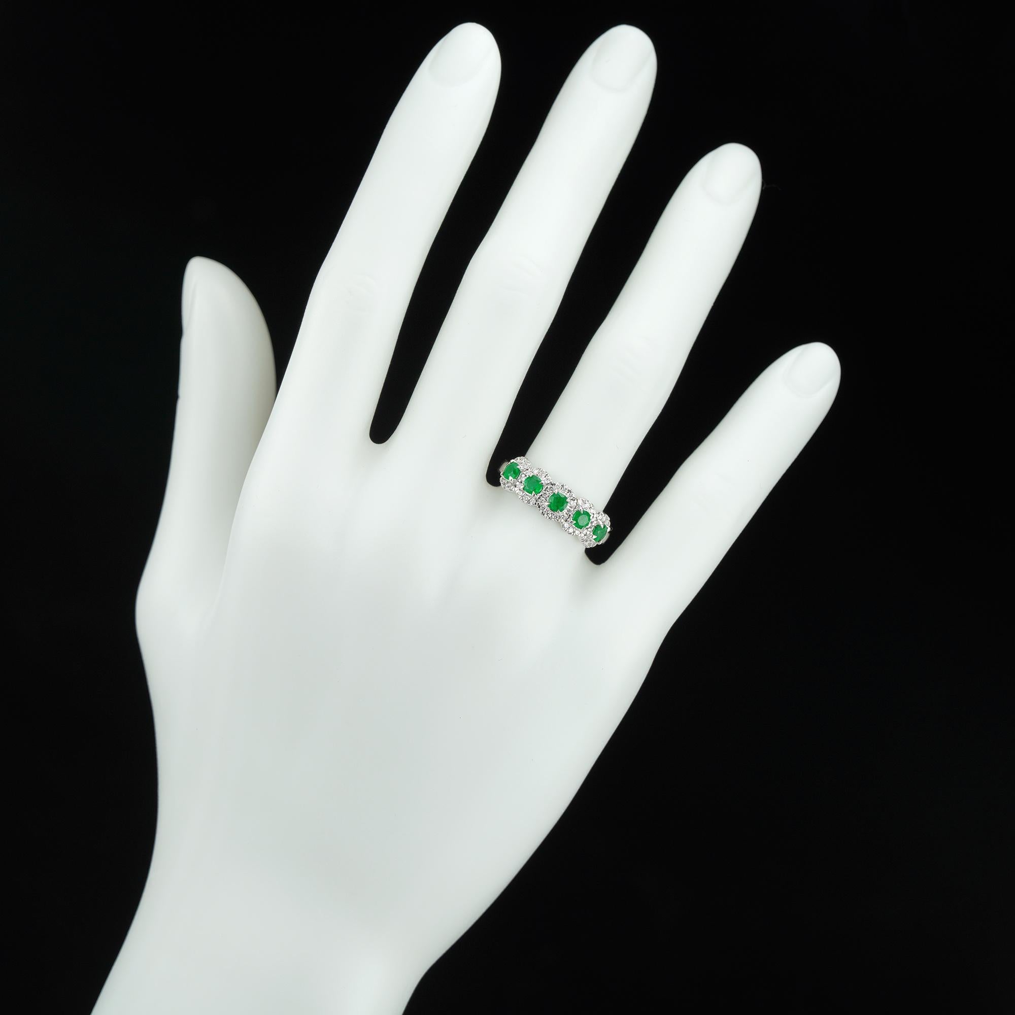 Five Emerald and Diamond Cluster Ring In New Condition In London, GB