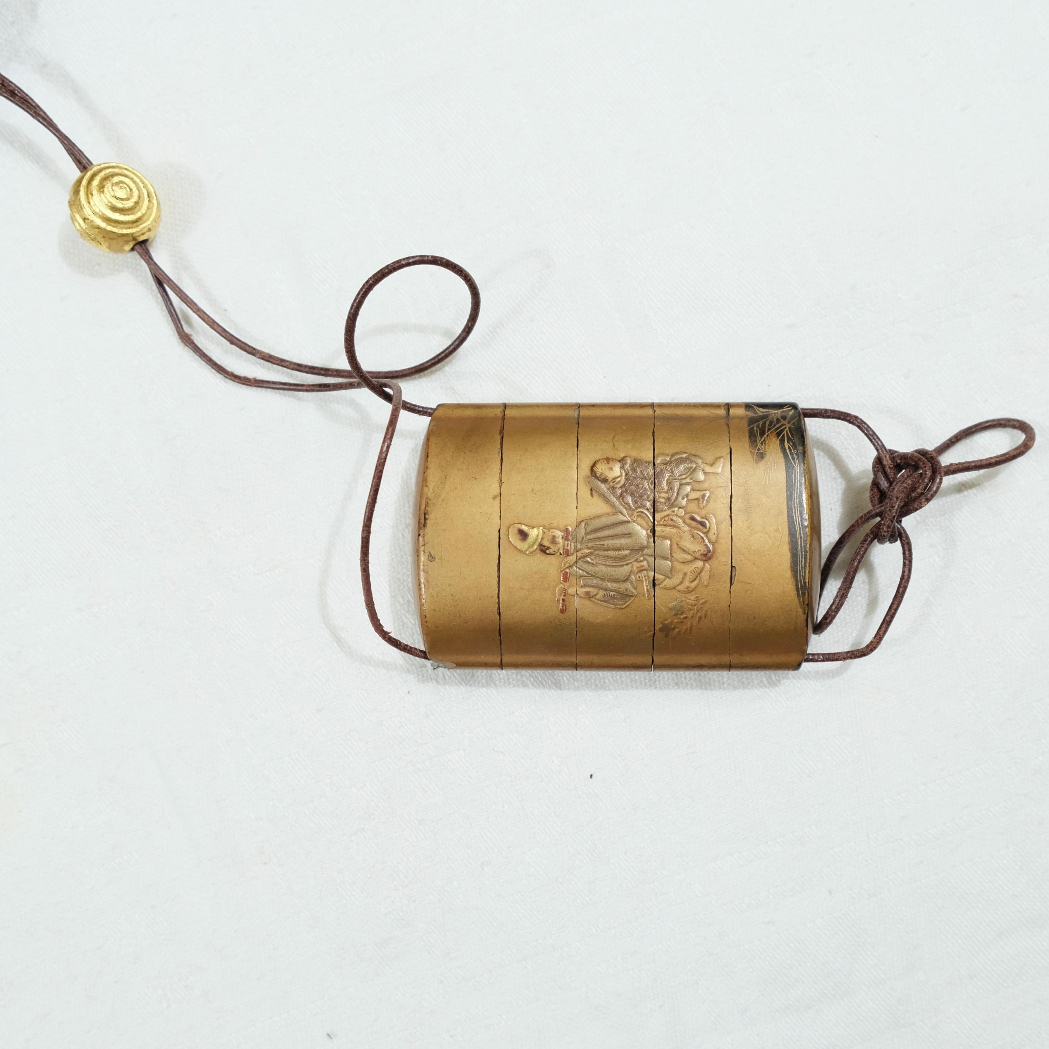 A fivepart Japanese lacquer inro with netsuke, late 19th c. For Sale 1