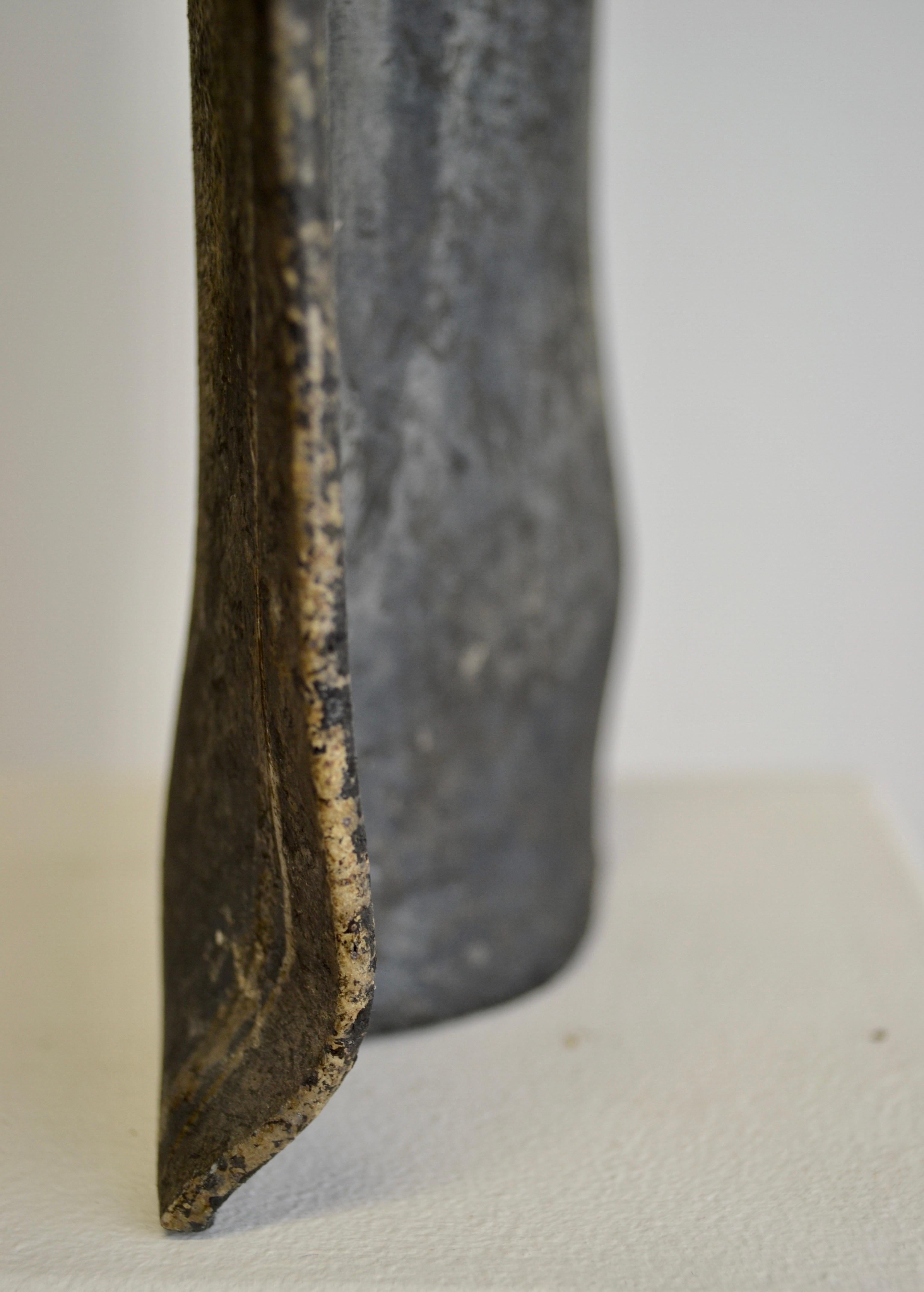 Eine flache Keramik- und Raku-Vase aus Frankreich, die in den 1970er Jahren entstand im Zustand „Gut“ im Angebot in SOTTEVILLE-LÈS-ROUEN, FR