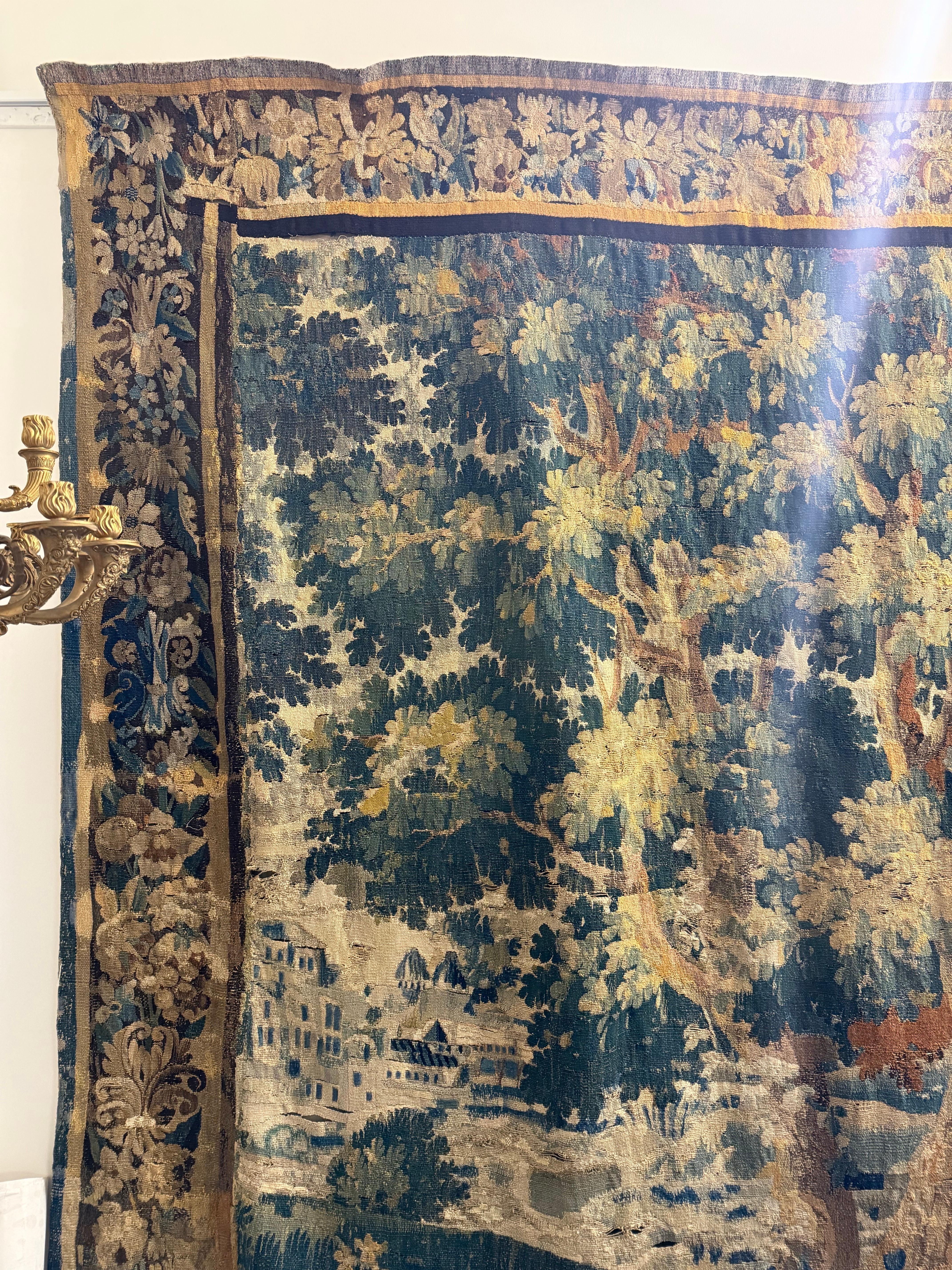 Flemish Verdure Tapestry, 18. Jahrhundert (Belgisch) im Angebot