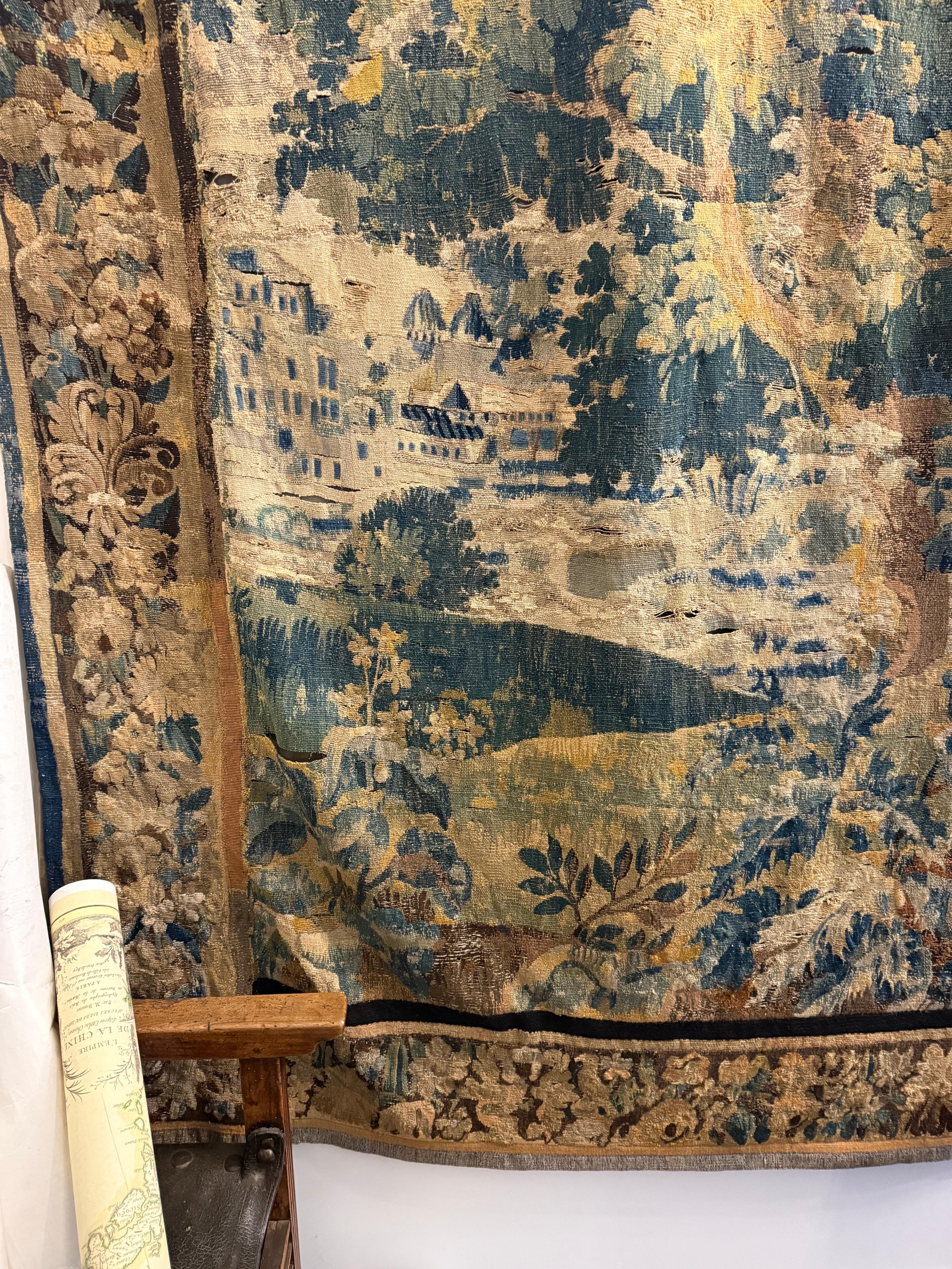 Flemish Verdure Tapestry, 18. Jahrhundert (Handgeknüpft) im Angebot