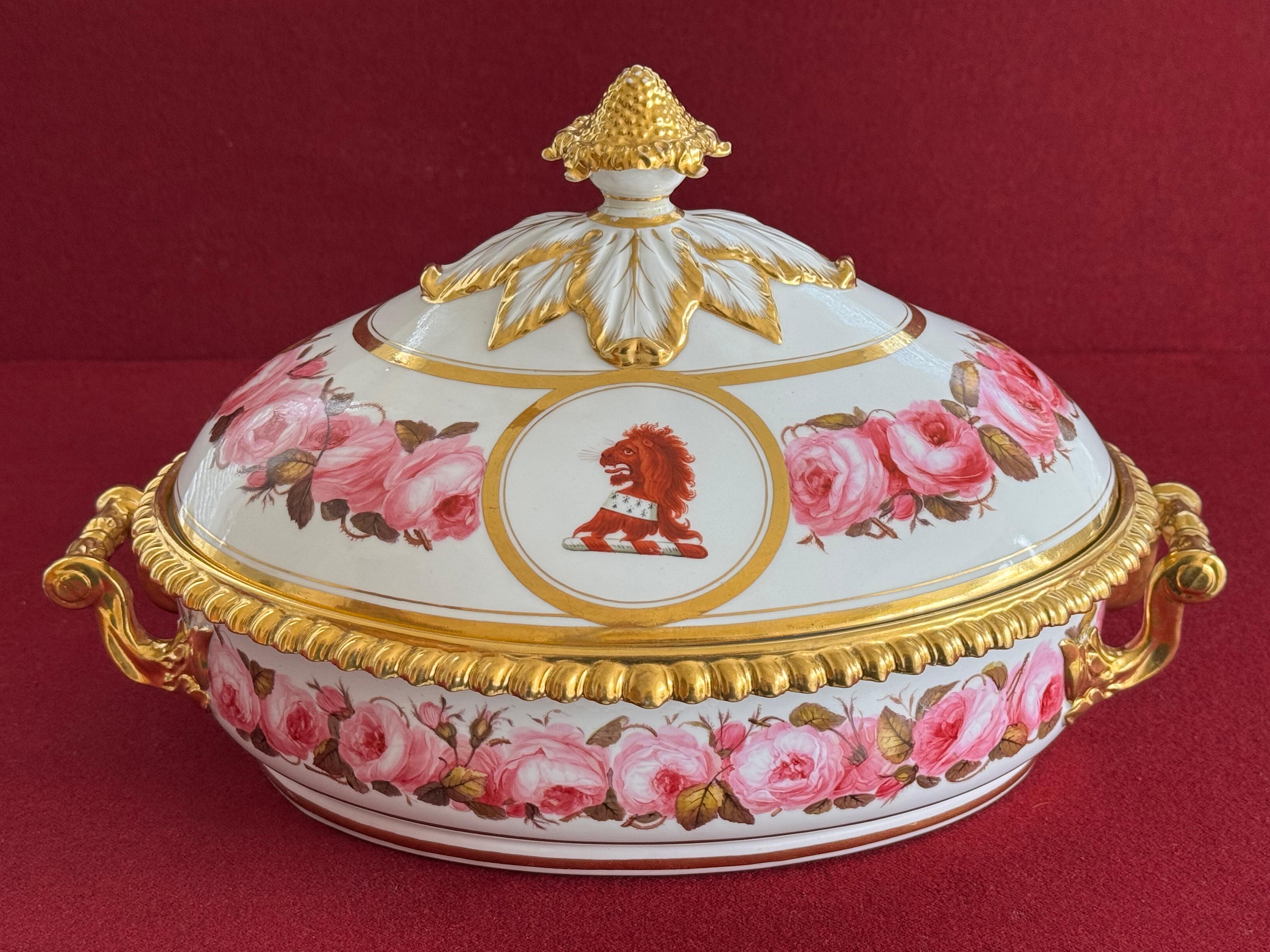 A Flight, Barr and Barr Worcester Porcelain Entrée Dish c.1815 - 1820. Formed of three oval shaped sections, the domed lid with Strawberry moulded finial hightened in gold, the inner liner with solidly gilded gadrooned rim and the base with two