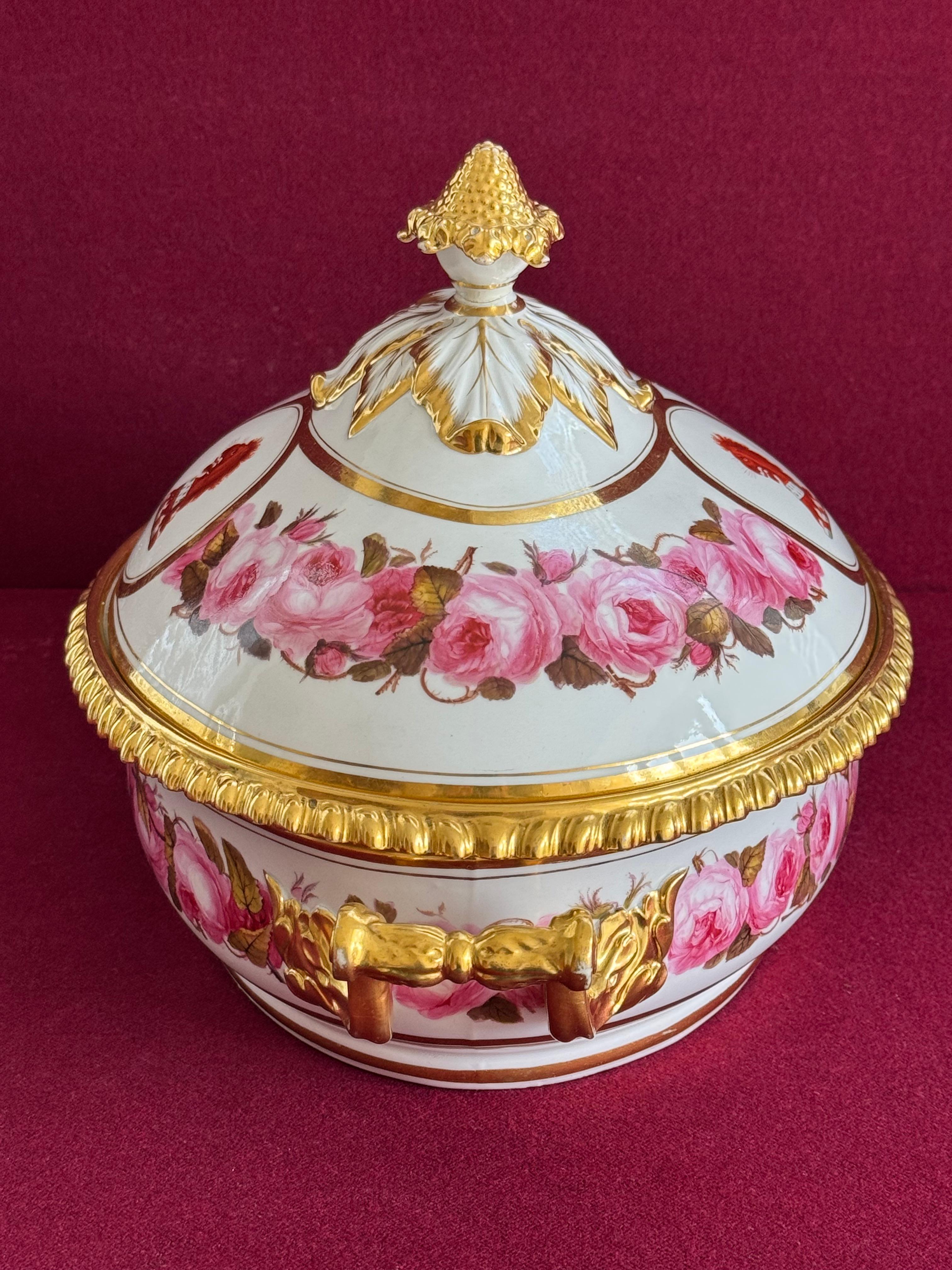 British A Flight, Barr and Barr Worcester Porcelain Entrée Dish c.1815 - 1820 For Sale