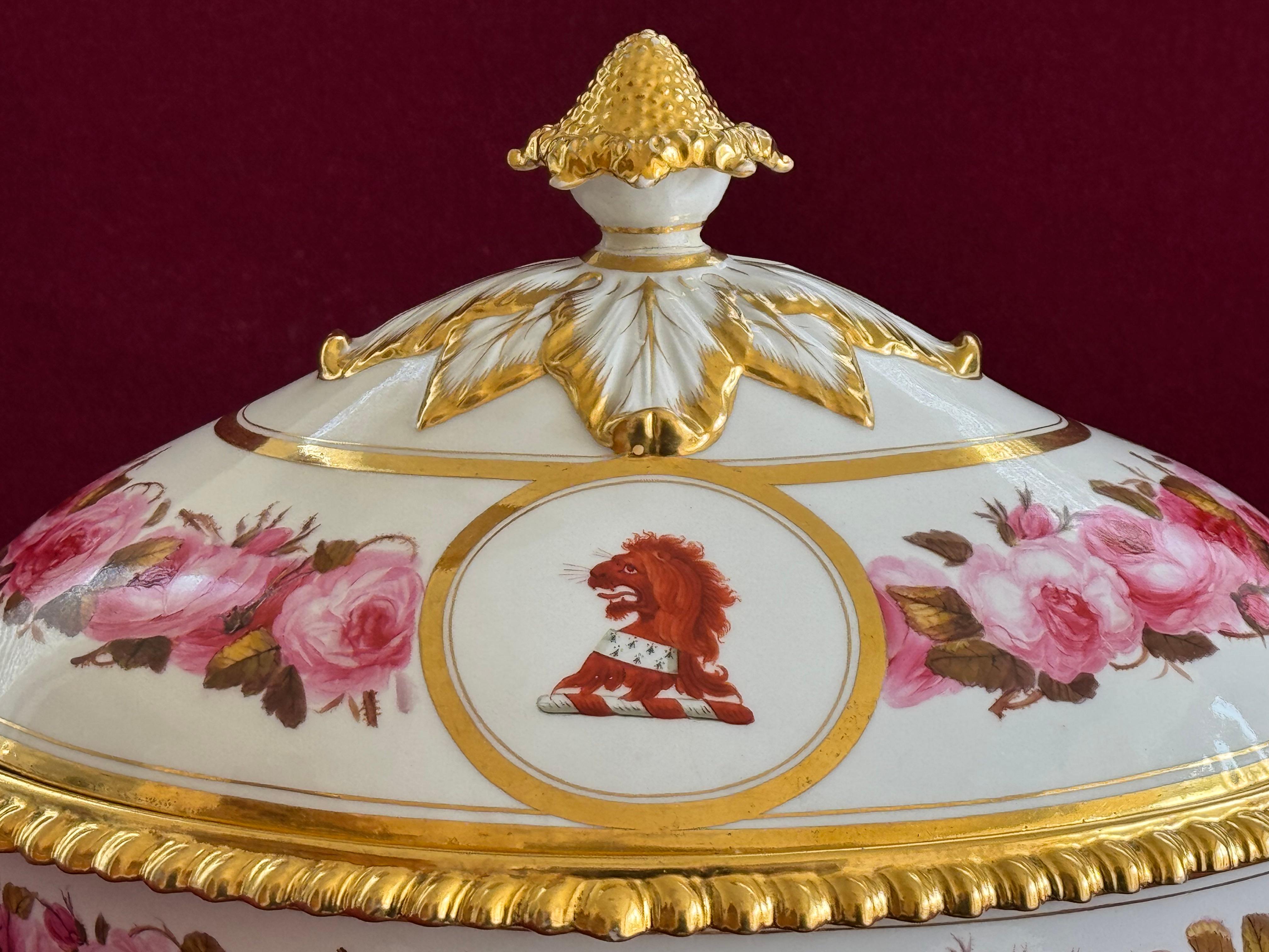 19th Century A Flight, Barr and Barr Worcester Porcelain Entrée Dish c.1815 - 1820 For Sale