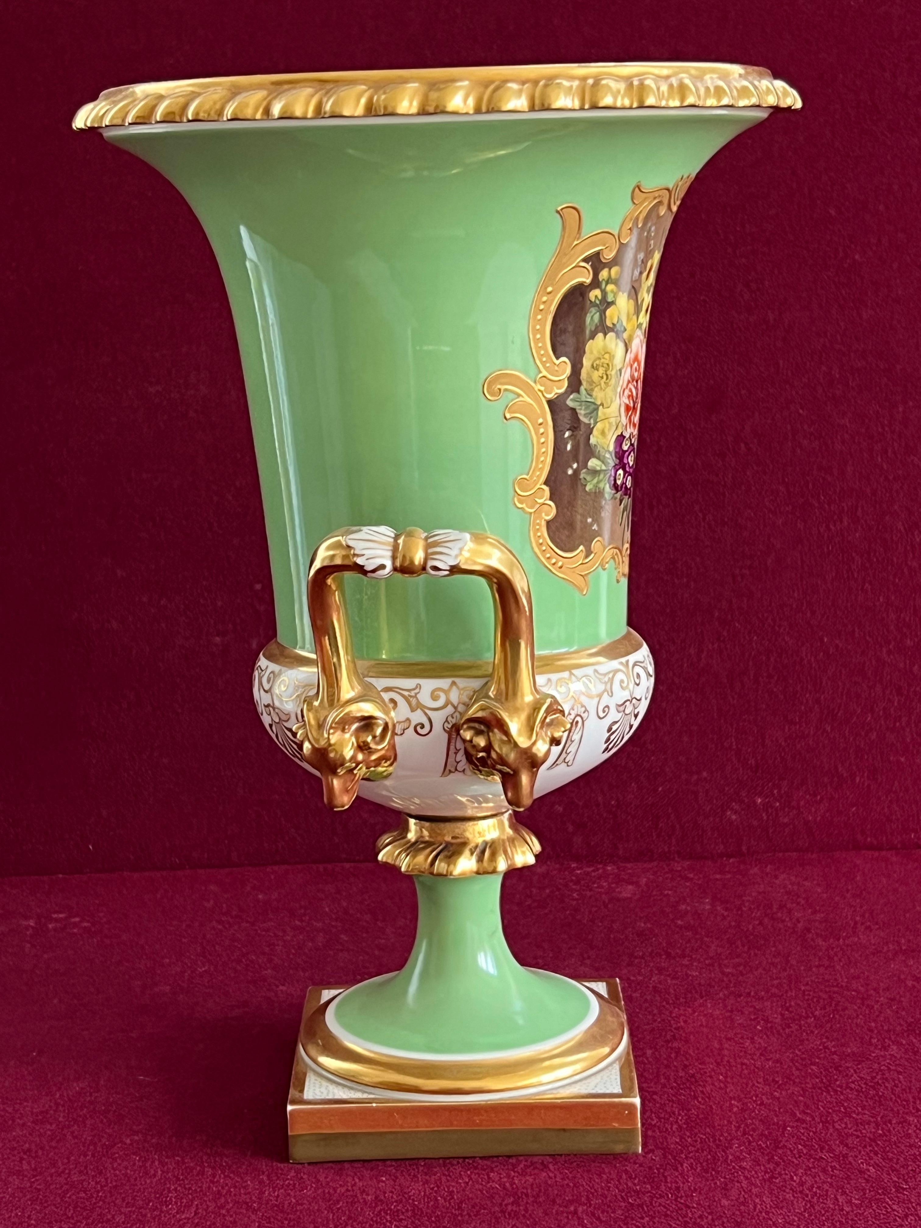 British A Flight, Barr & Barr Worcester Porcelain Campana shape Vase c.1825 For Sale