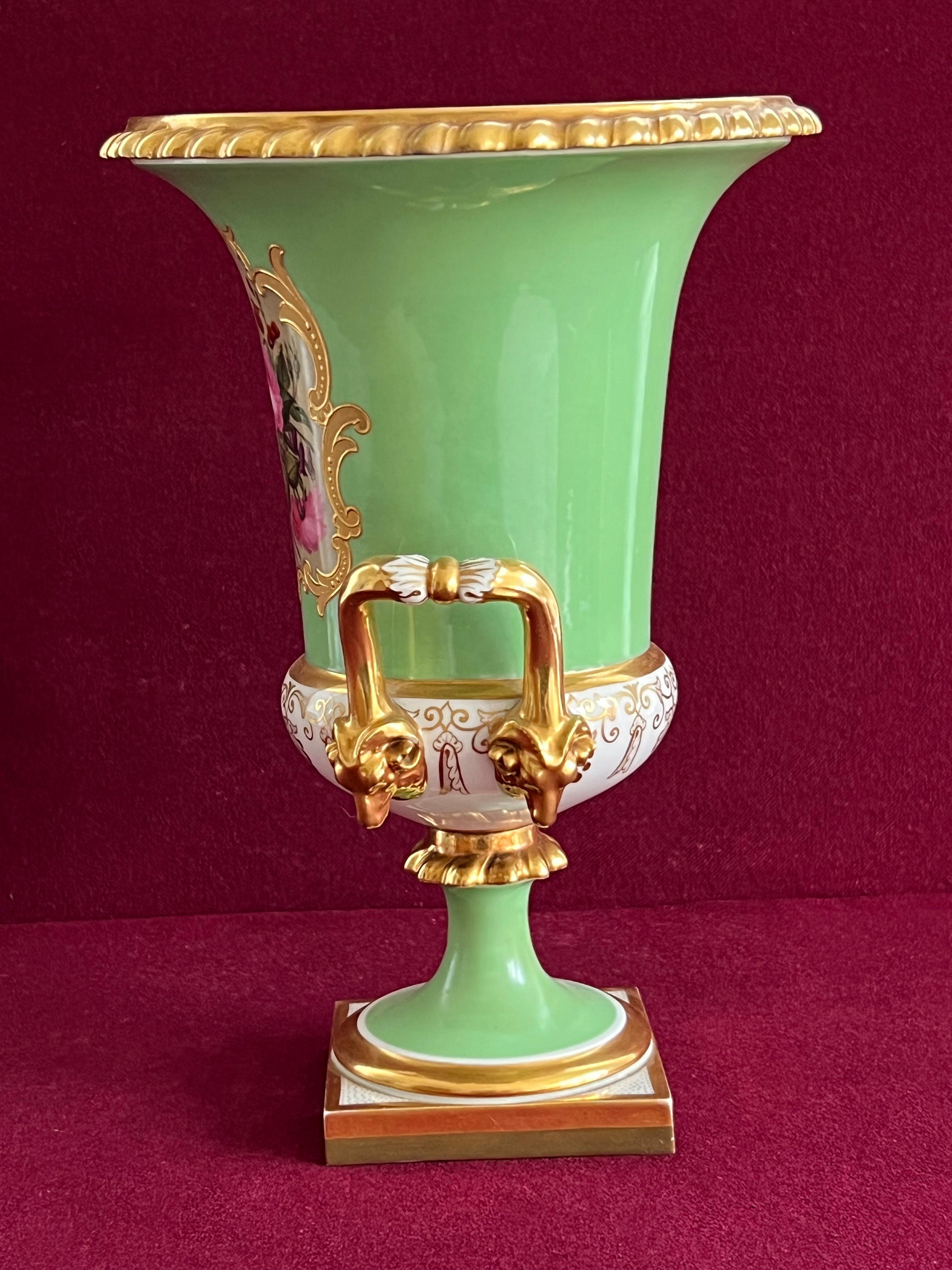 Hand-Painted A Flight, Barr & Barr Worcester Porcelain Campana shape Vase c.1825 For Sale