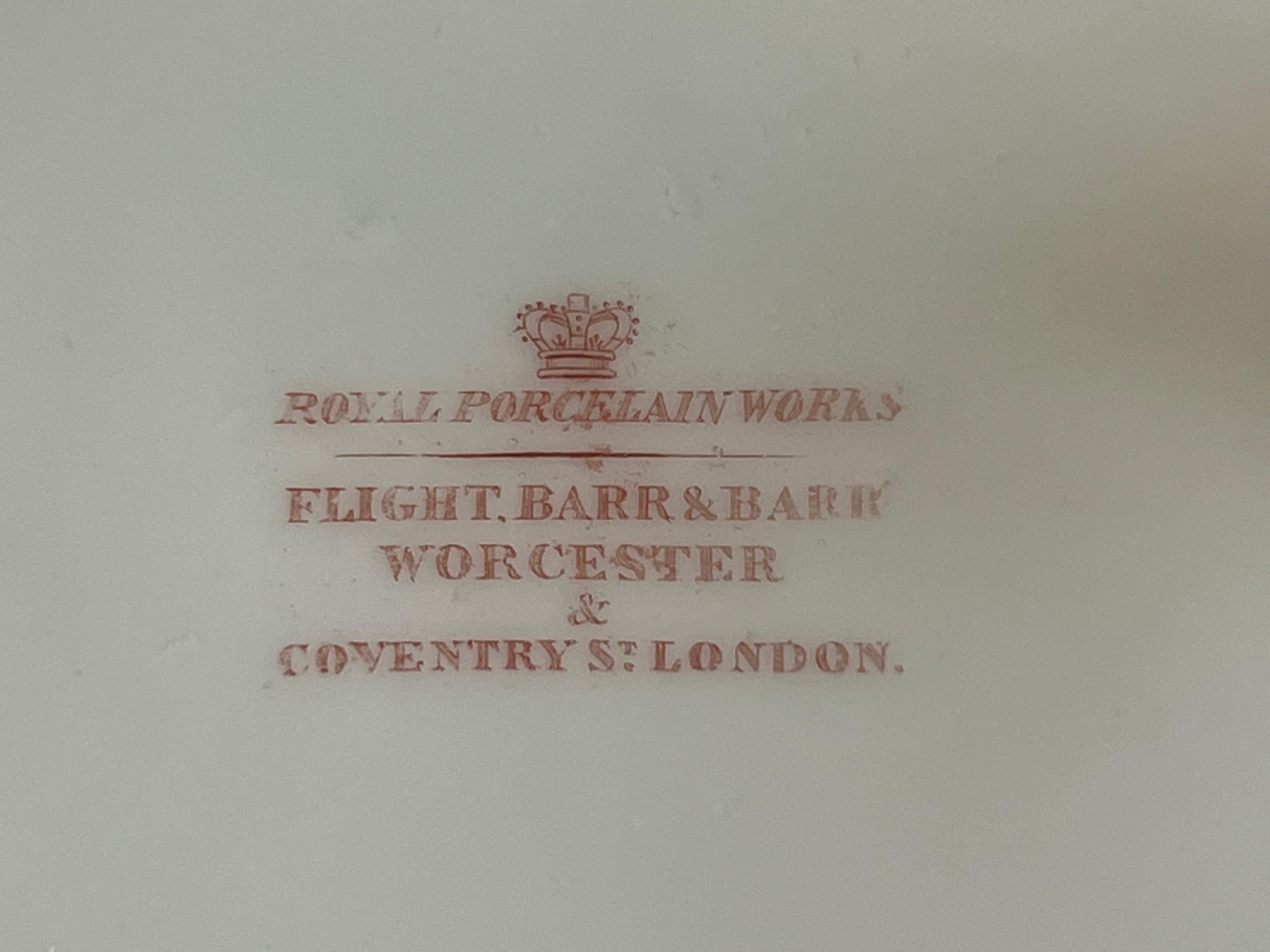 19th Century Flight Barr & Barr Worcester Porcelain Card Basket, circa 1825-1830
