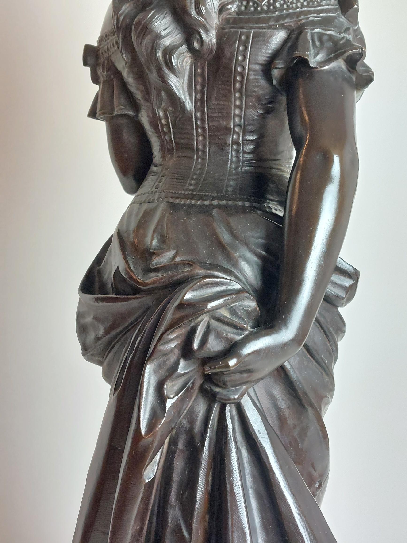 Flirtatious 19th Century Bronze of ‘La Coquette’ For Sale 3