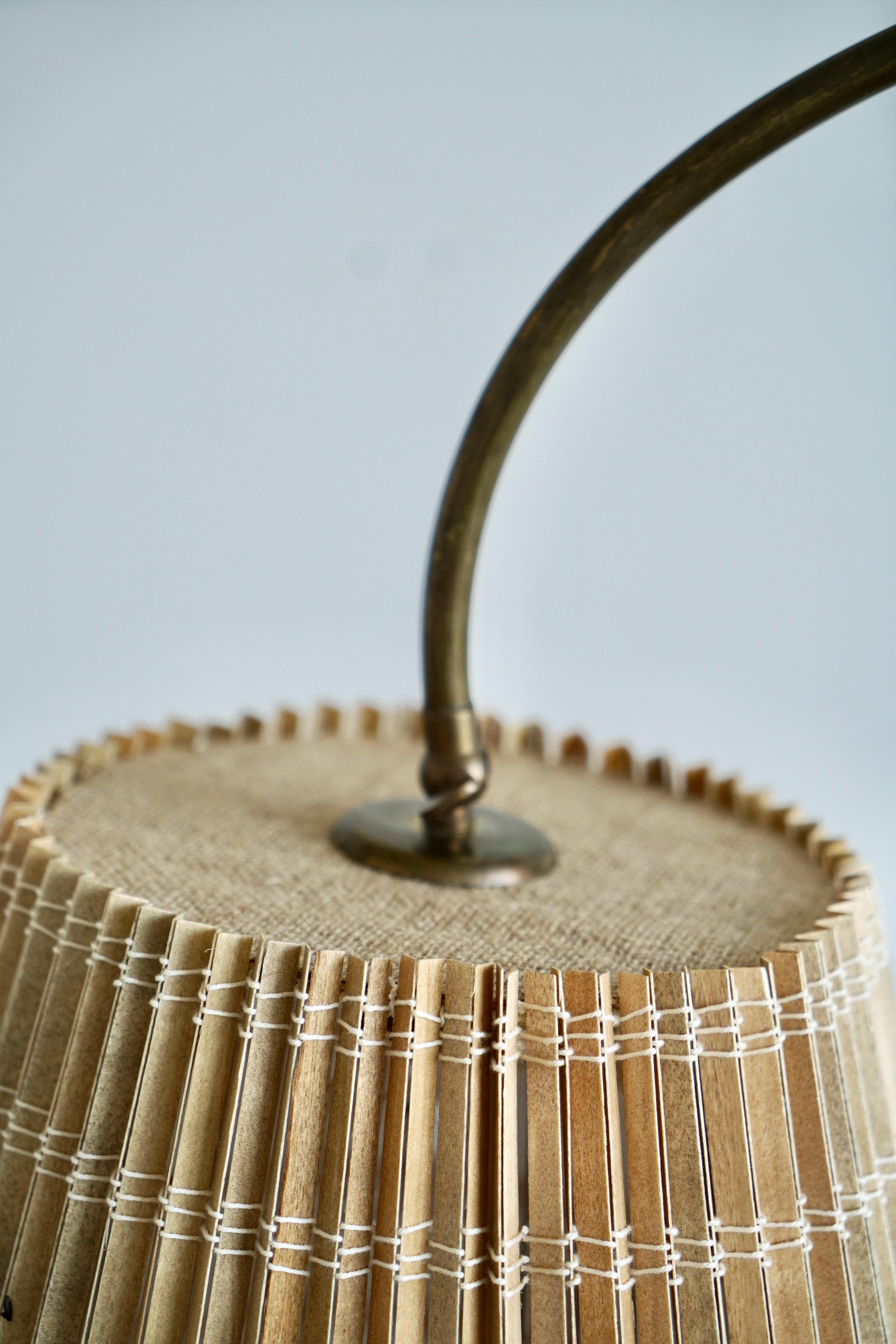 Bois de feuillus Un lampadaire d'Aino Aalto, modèle 806A en vente