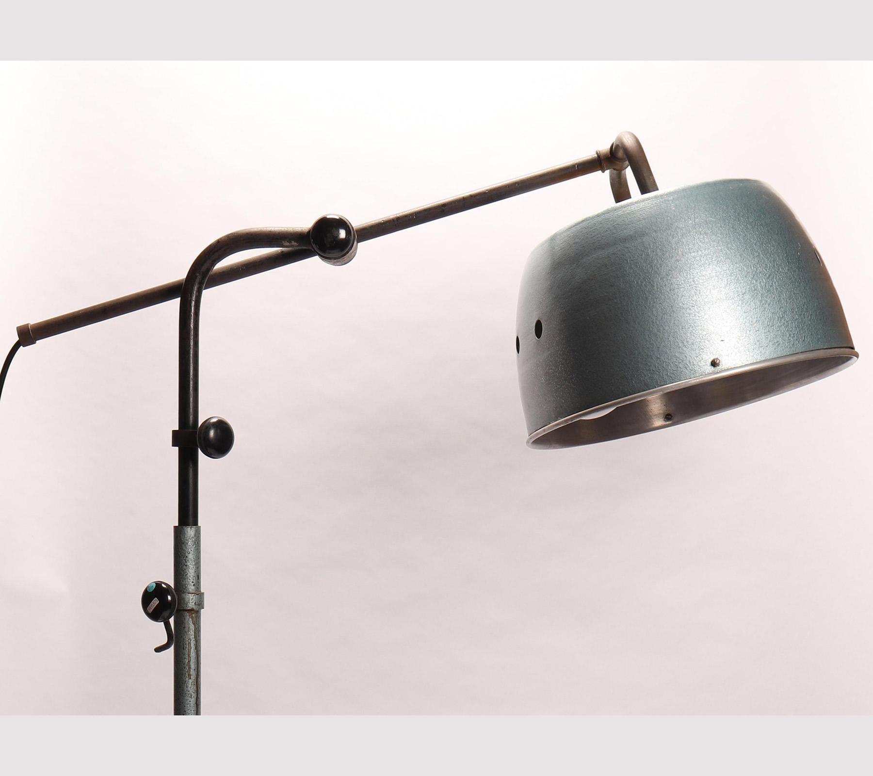 A floor lamp Levallois, France 1940.  In Good Condition For Sale In Milan, IT