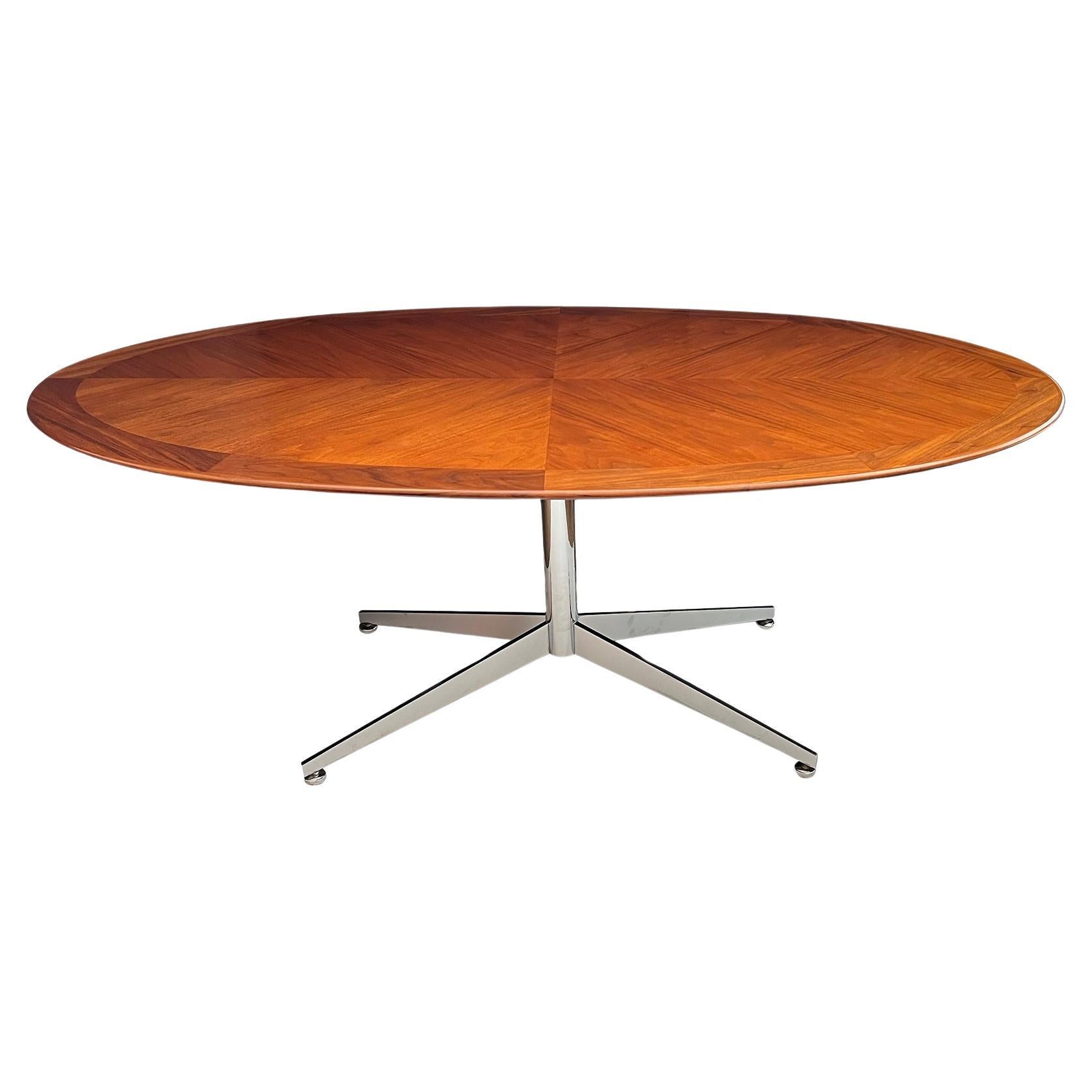 Ovaler Florence Knoll-Esstisch aus Nussbaum und Chrom von G.M. Proctor & Söhne