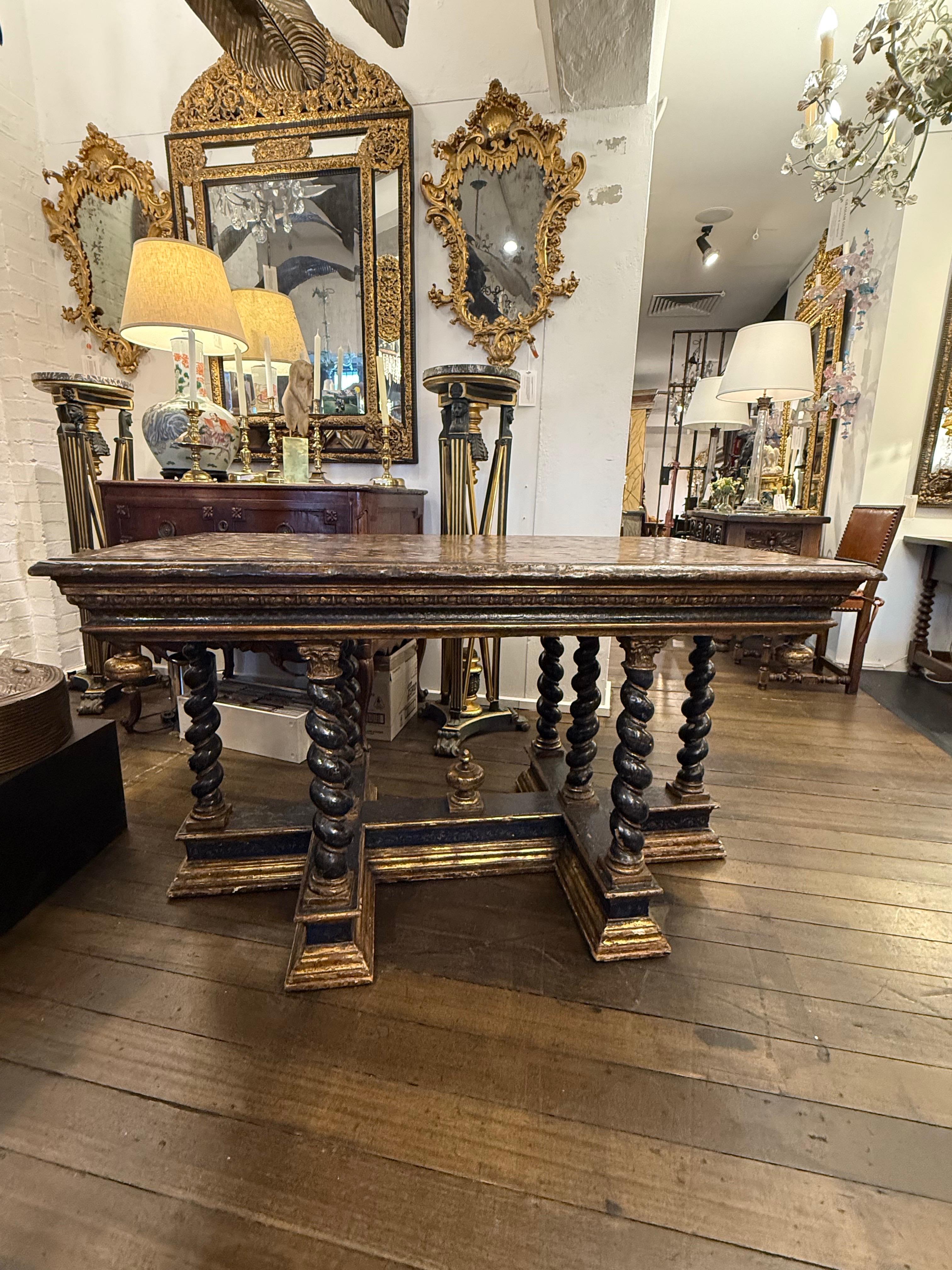 Table centrale en laque et parcellaire doré, Florentine, XVIe siècle en vente 8