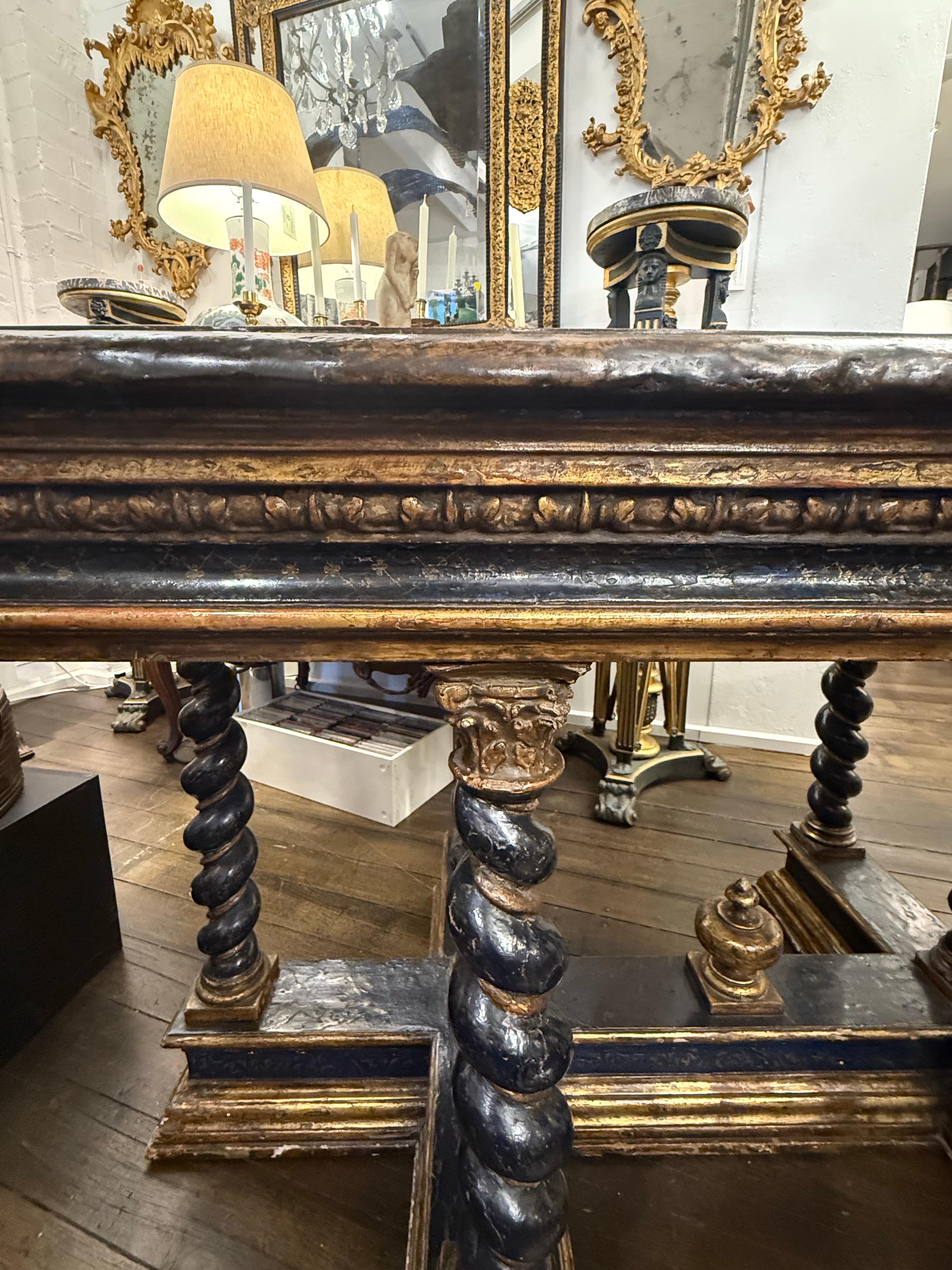 Table centrale en laque et parcellaire doré, Florentine, XVIe siècle en vente 2