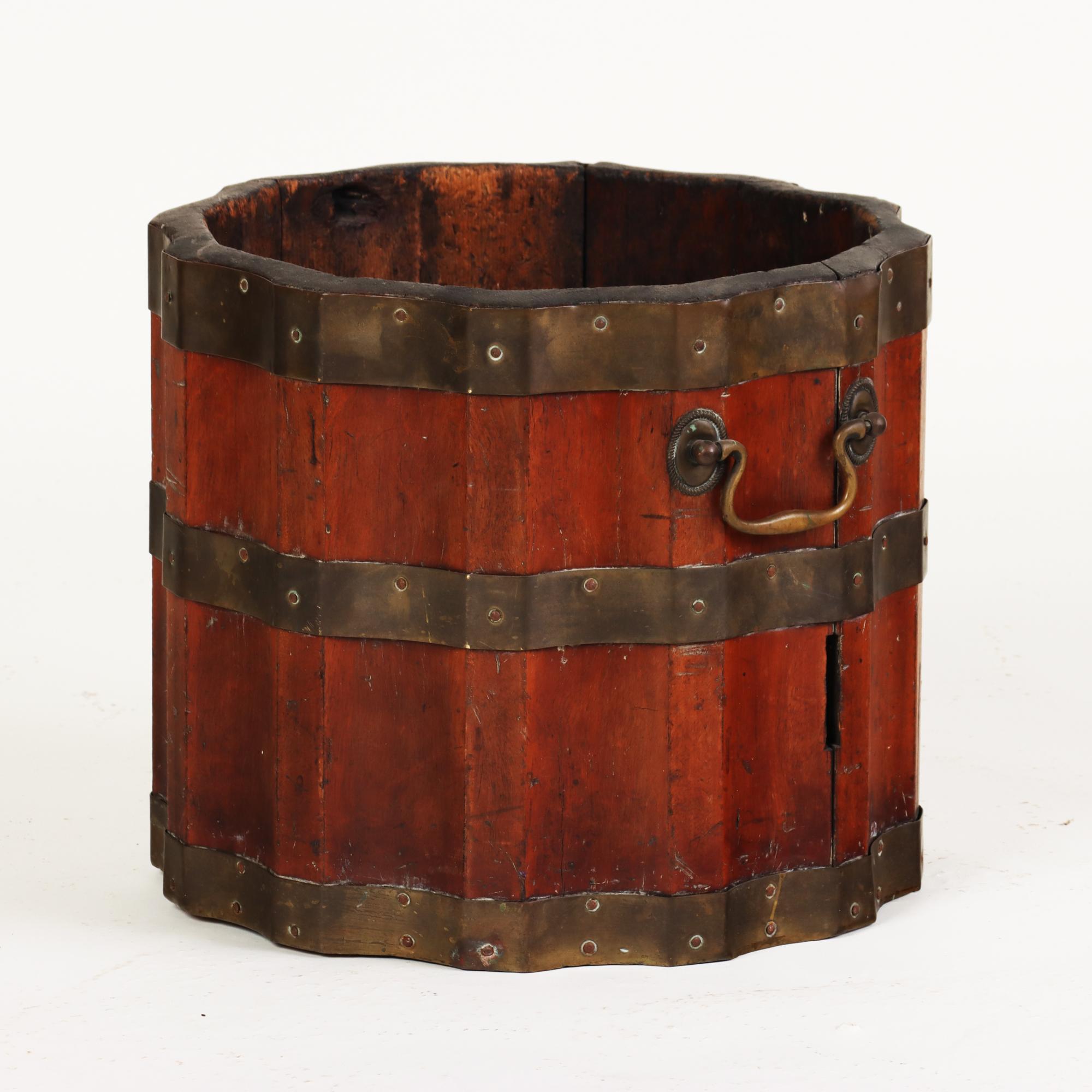 Fluted Vintage Wine Barrel or Bucket, with Brass Bands and Handles, C 19th C In Good Condition In Philadelphia, PA