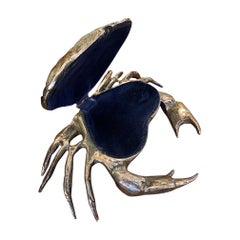 Fondica crabe moulé massif avec coquille supérieure à charnière et doublure en velours bleu