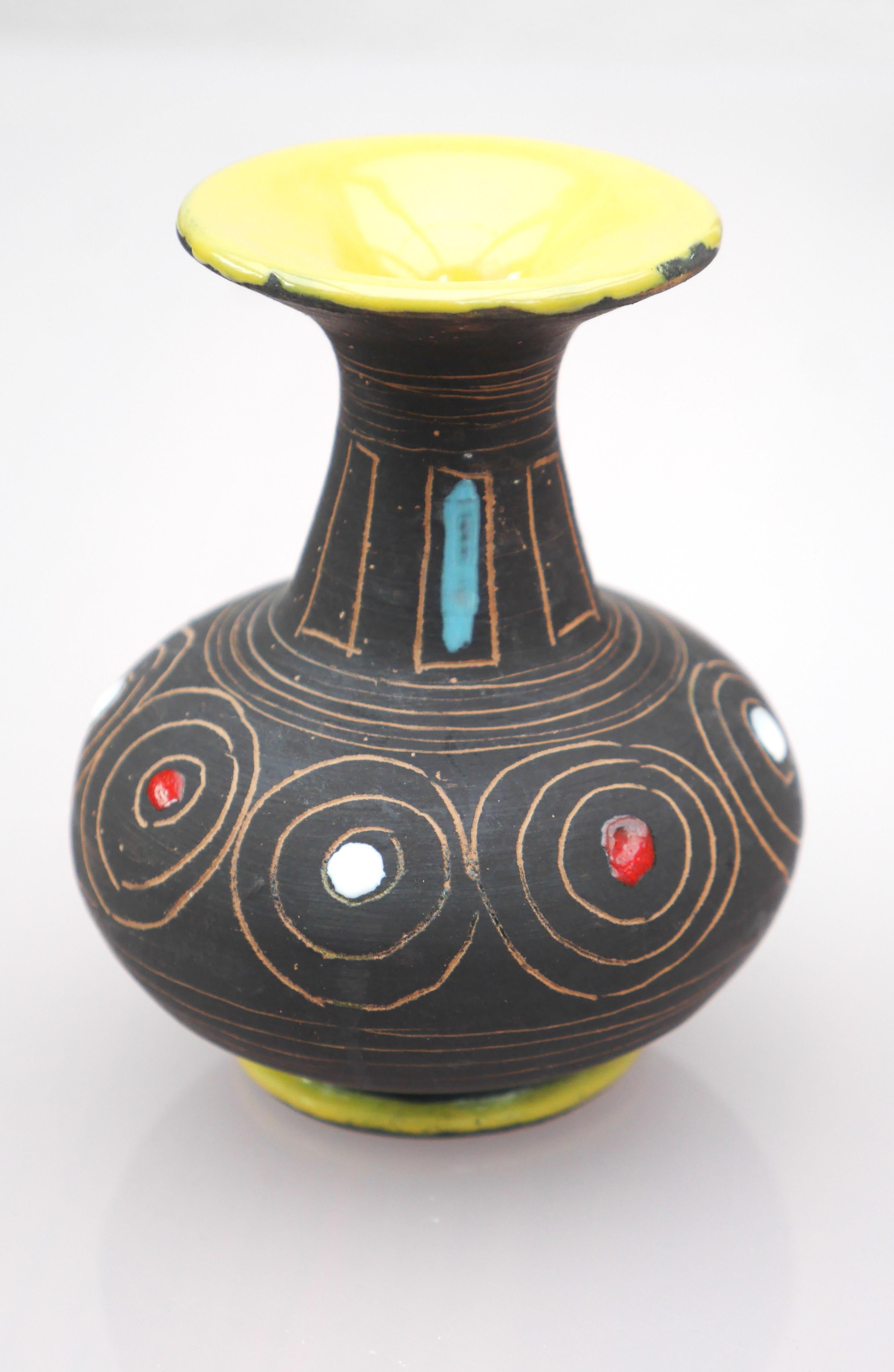 Hand-Crafted A pair of Mid-century modern pottery vases, by Fratelli Fanciullacci , Italy. For Sale