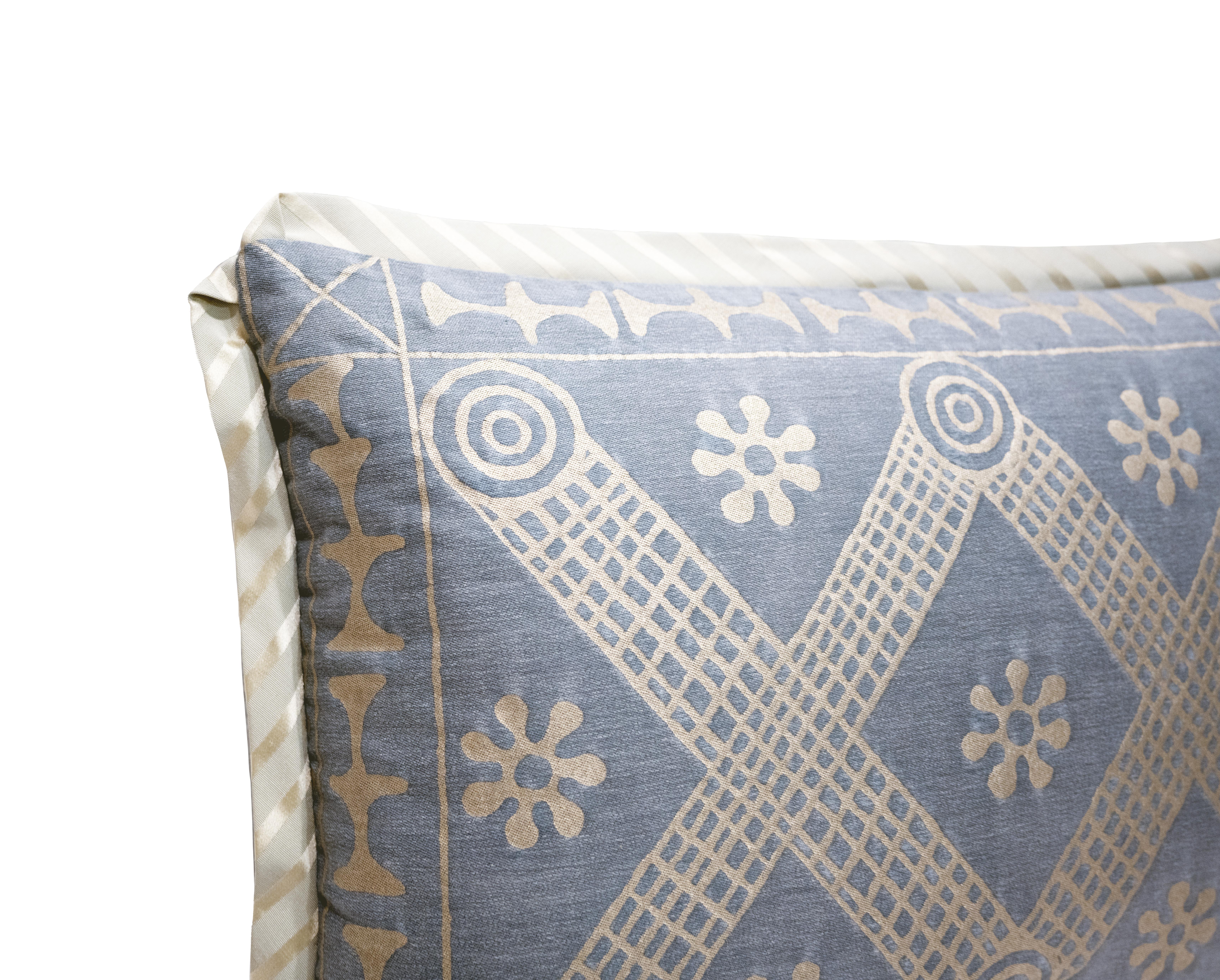 Coussin Fortuny au motif Ashanti Neuf - En vente à New York, NY