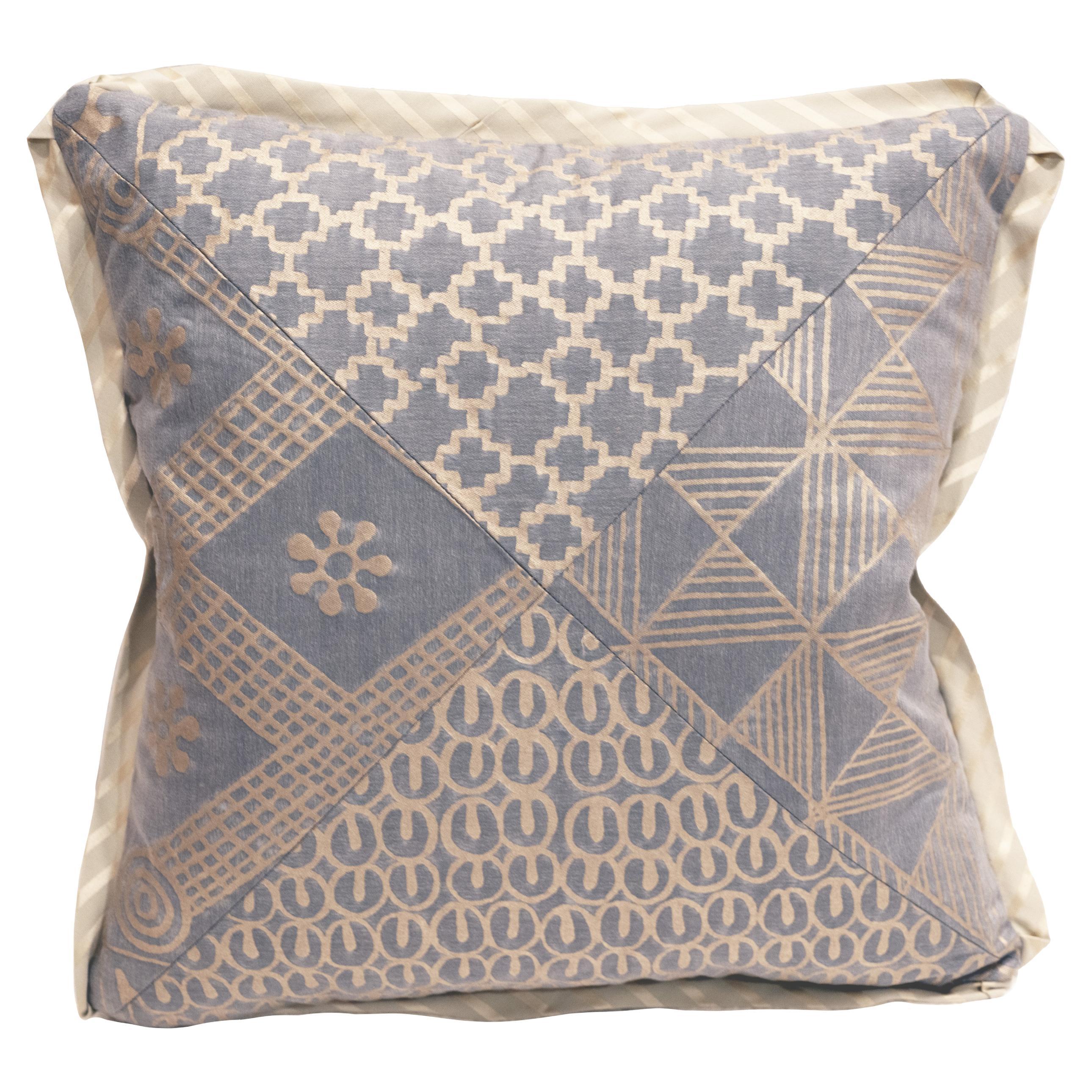 Coussin en tissu Fortuny au motif Ashanti