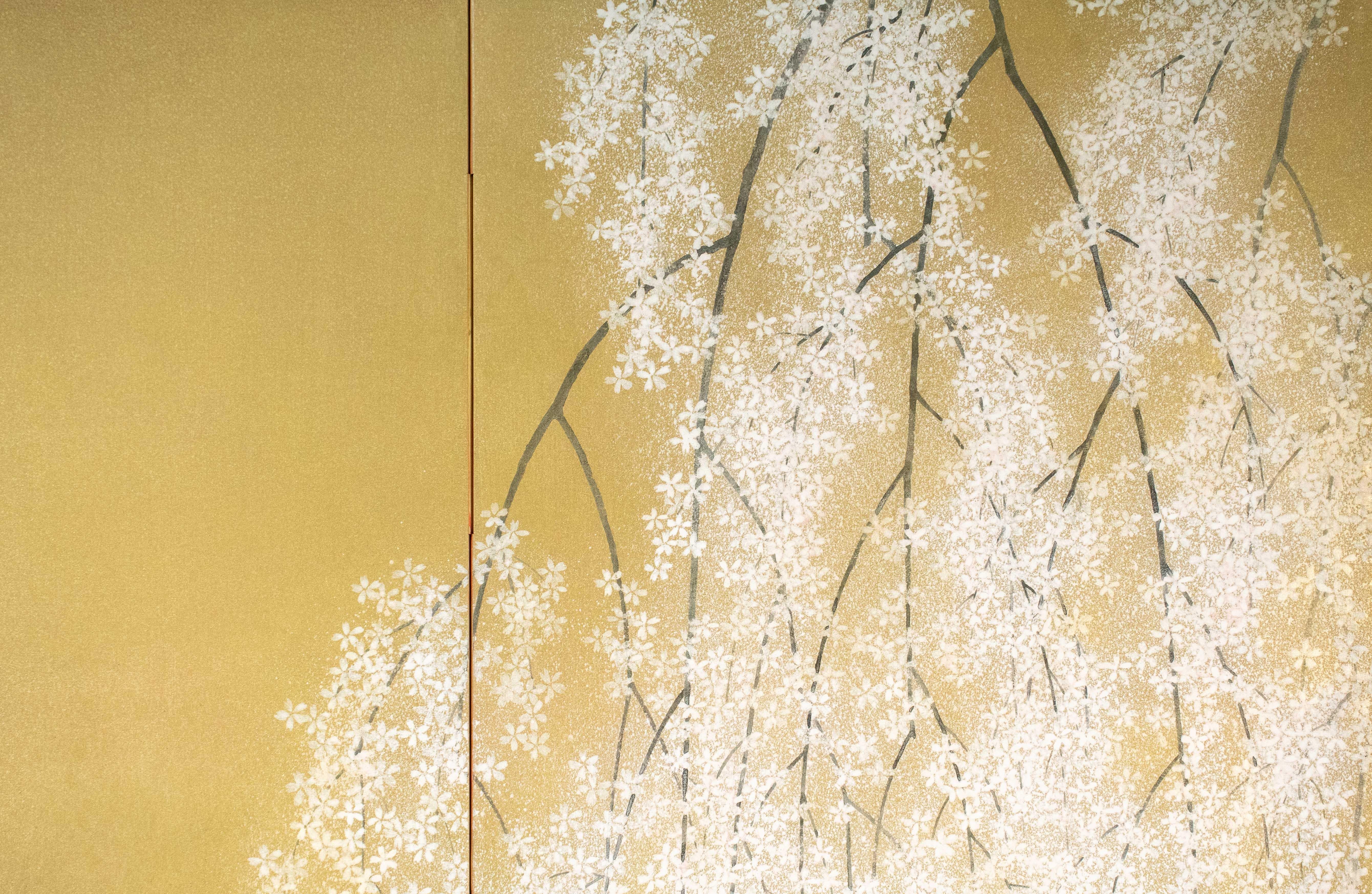 A four-panel folding screen depicting a white peacock, signed Yukihiko Kurihara For Sale 1