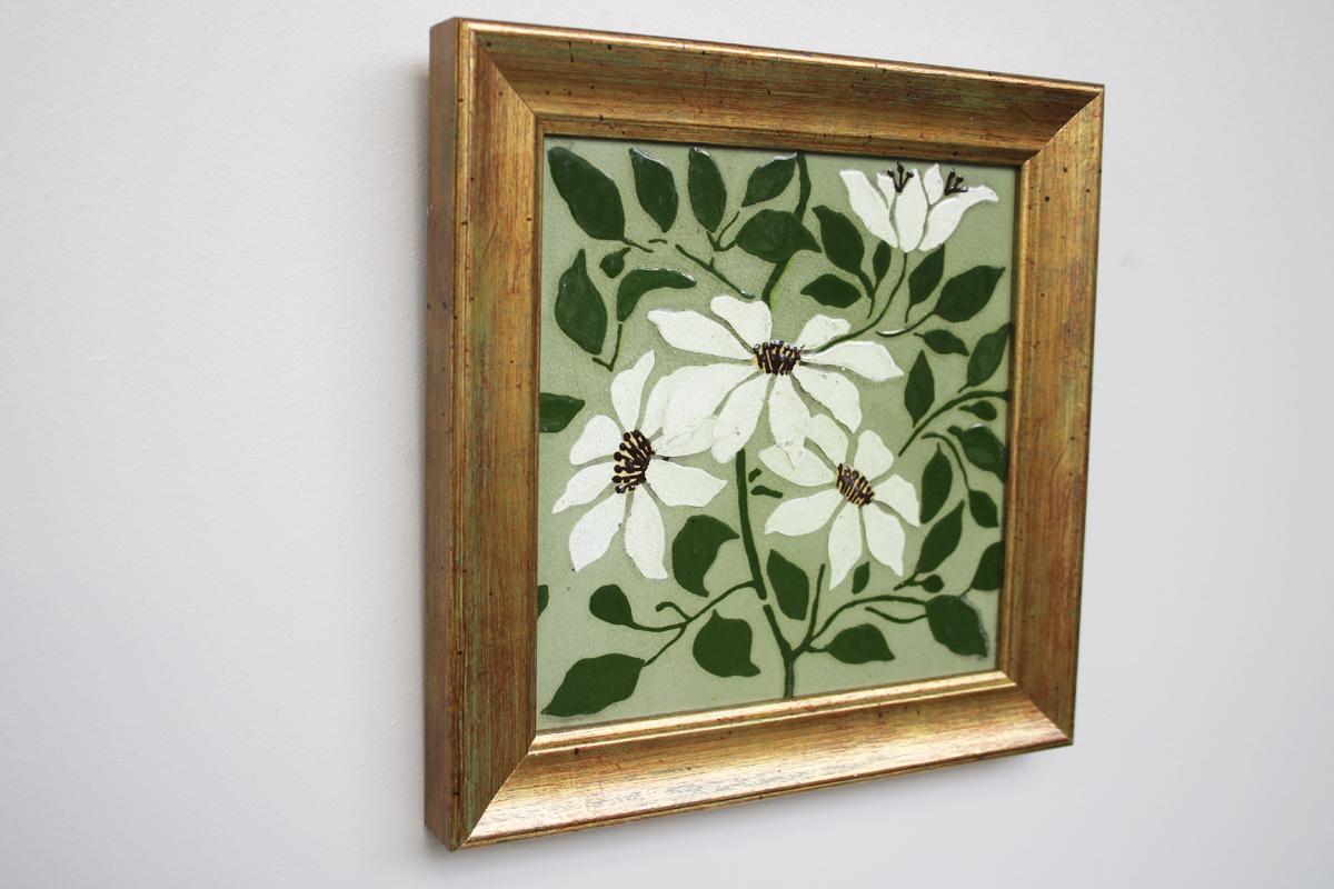 A good antique Victorian tile by Josiah Wedgwood and sons, with full floral design stencilled in slip, circa 1885. Now professionally framed and ready to be hung.

Measures: Overall 19.5cm x 19.5cm x 2cm.