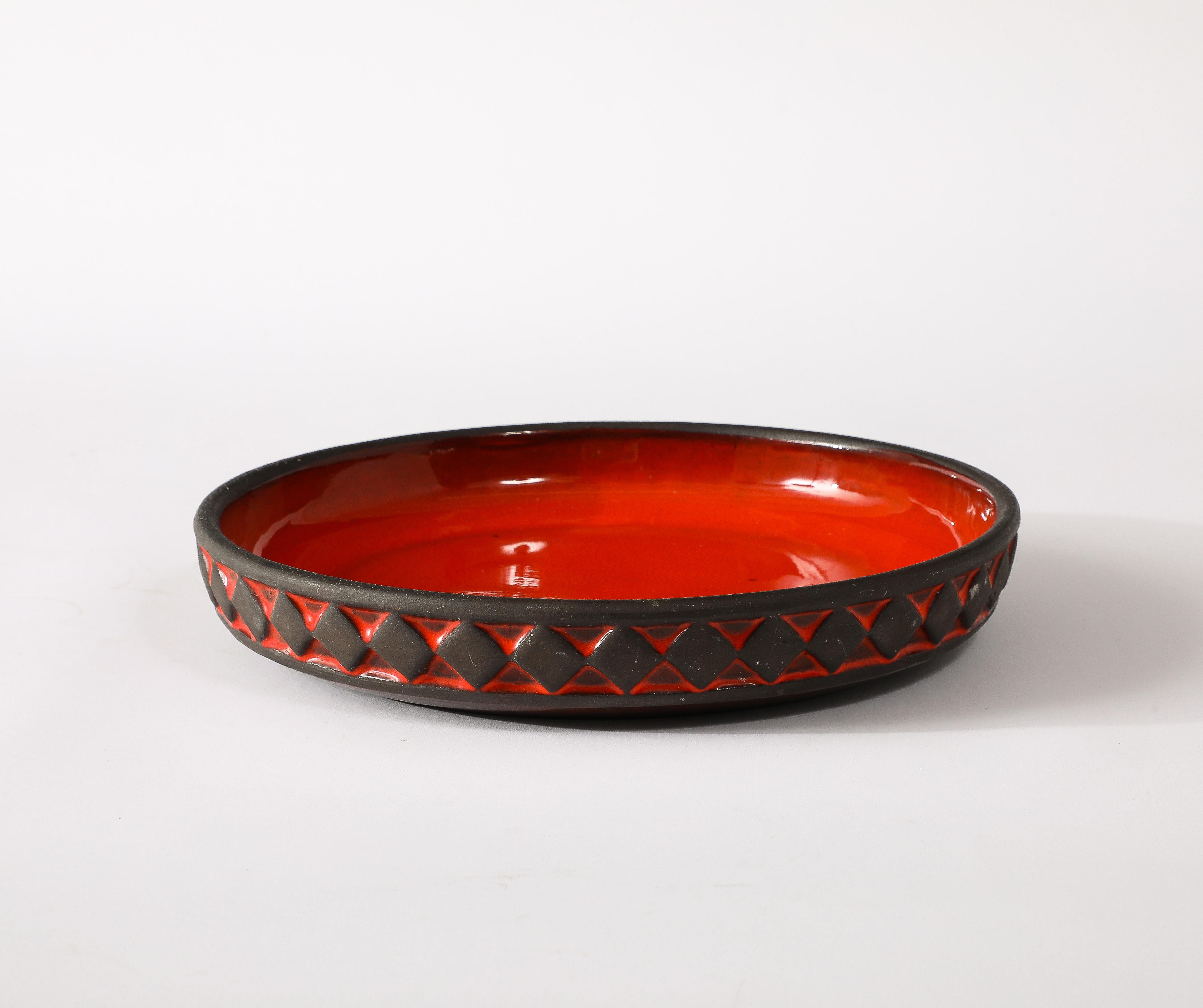 Plato de cerámica esmaltada roja de Frank Keramik of Denmark, Dinamarca Años 60 en venta 1