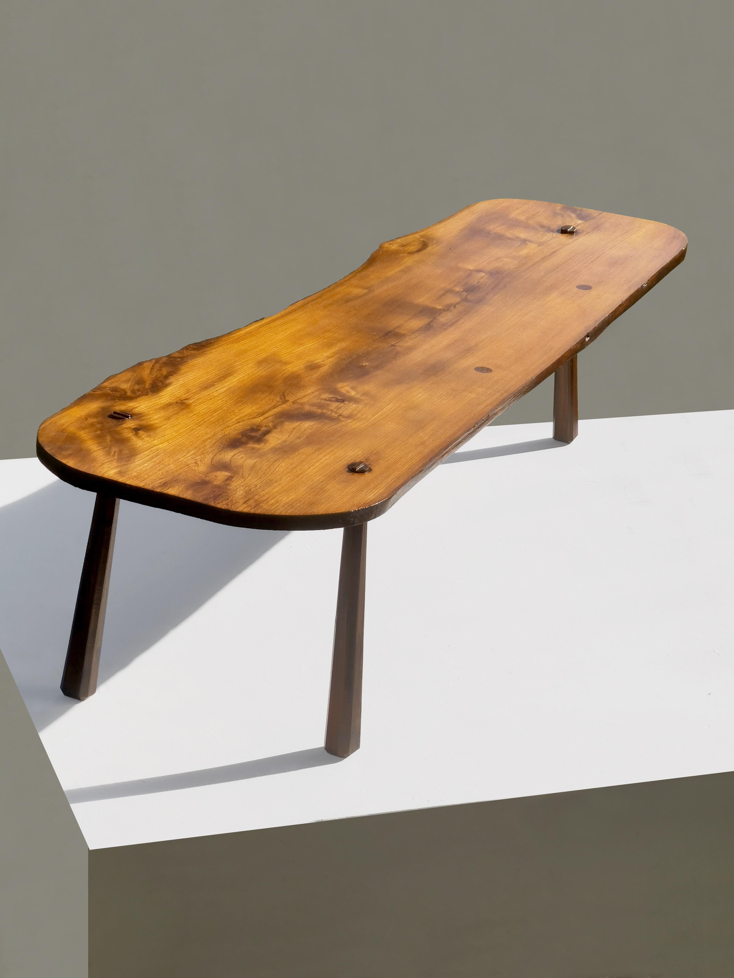 Metà XX secolo TAVOLO DA CAFFÈ BRUTALISTA RUSTICO DEL MEDIOCENTO-MODERNO, Francia, 1950 in vendita