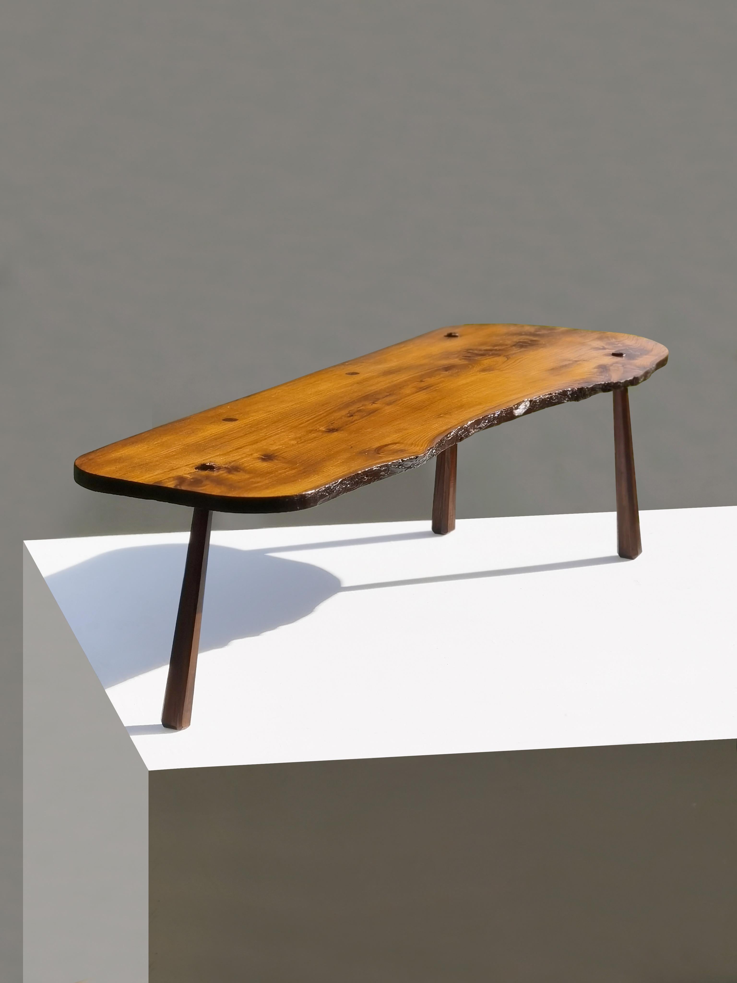 Mid-Century moderno TAVOLO DA CAFFÈ BRUTALISTA RUSTICO DEL MEDIOCENTO-MODERNO, Francia, 1950 in vendita