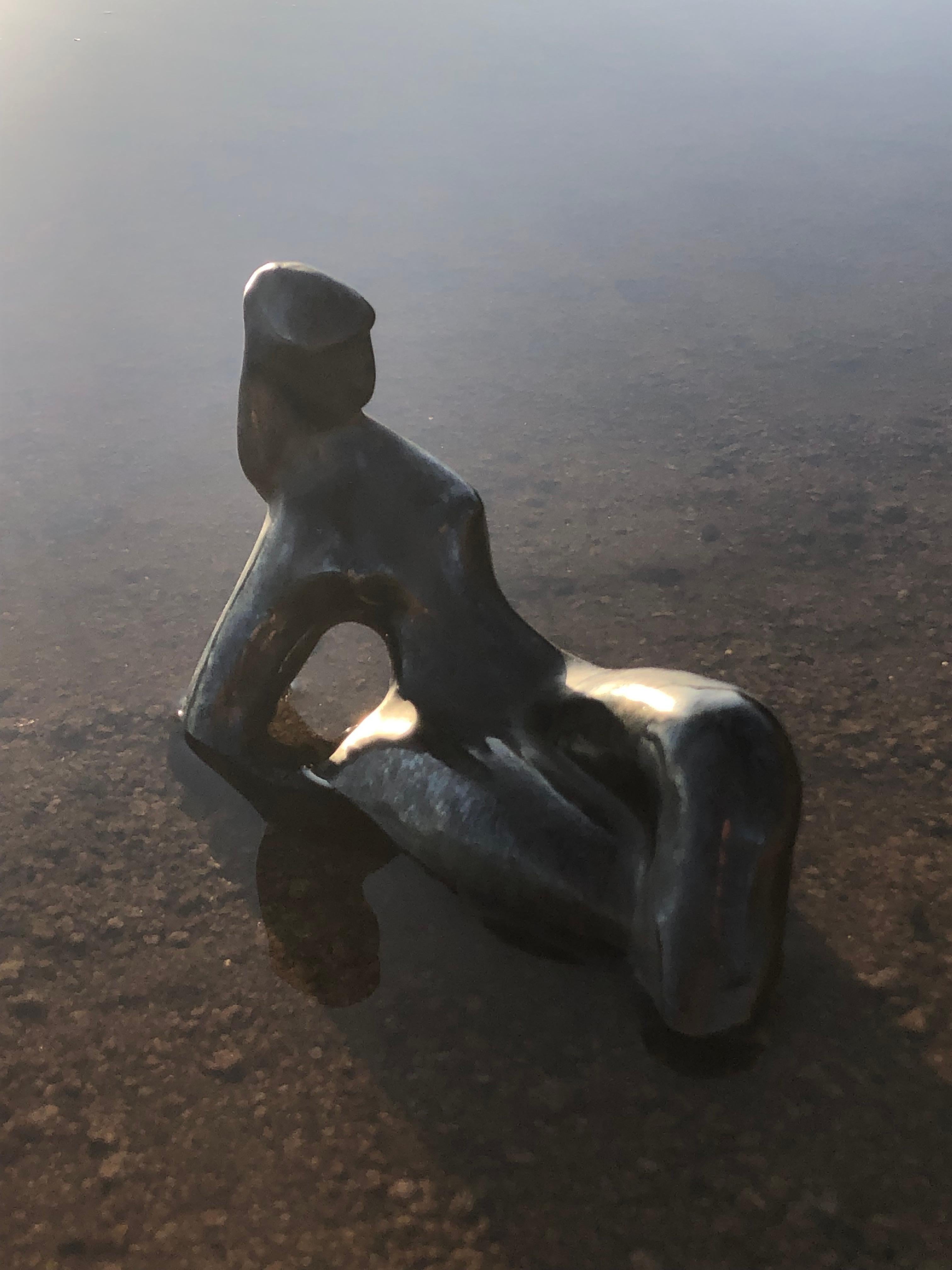 SCULTURA MODERNISTA DI DONNA SEDUTA in ceramica a forma libera di ACCOLAY Francia 1950 in vendita 1