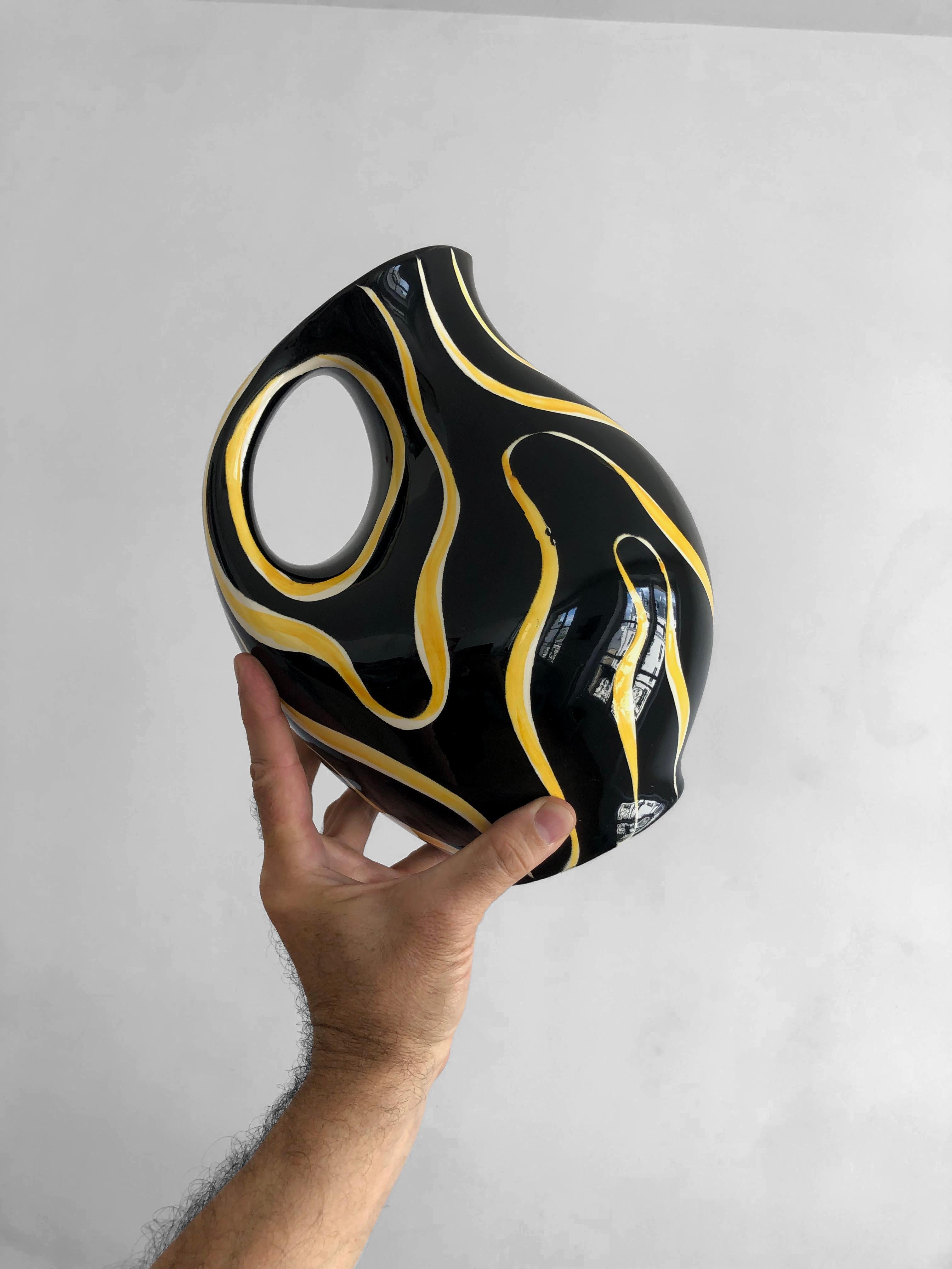 Metà XX secolo Un vaso o una brocca in ceramica MODERNISTA FREE-FORM  di ANNELIESE BECKH, Francia 1950 in vendita