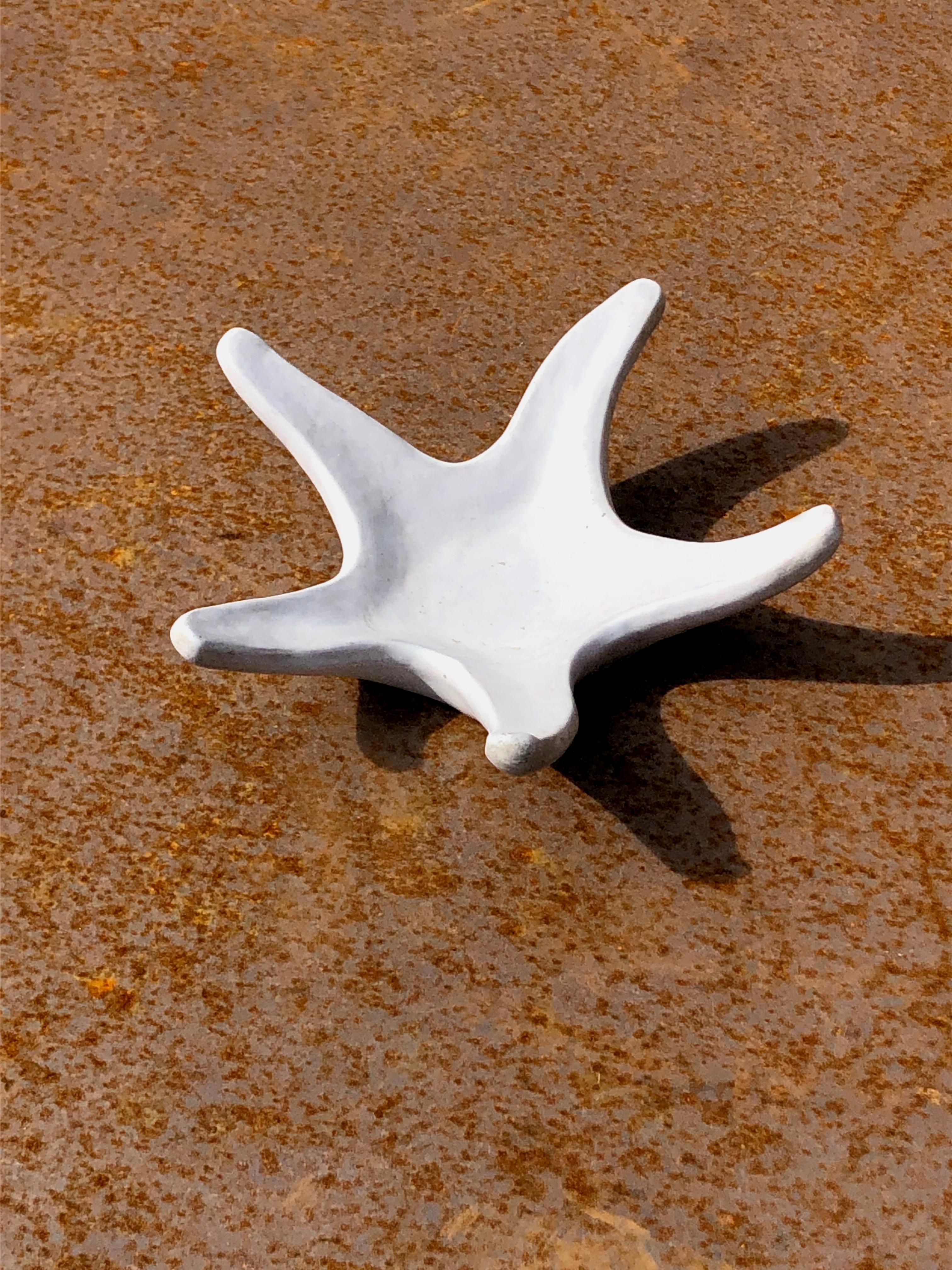 A FREE-FORM MODERNIST Keramik-TRAY  von MARCEL GUILLOT, VALLAURIS, Frankreich 1950 (Moderne der Mitte des Jahrhunderts) im Angebot