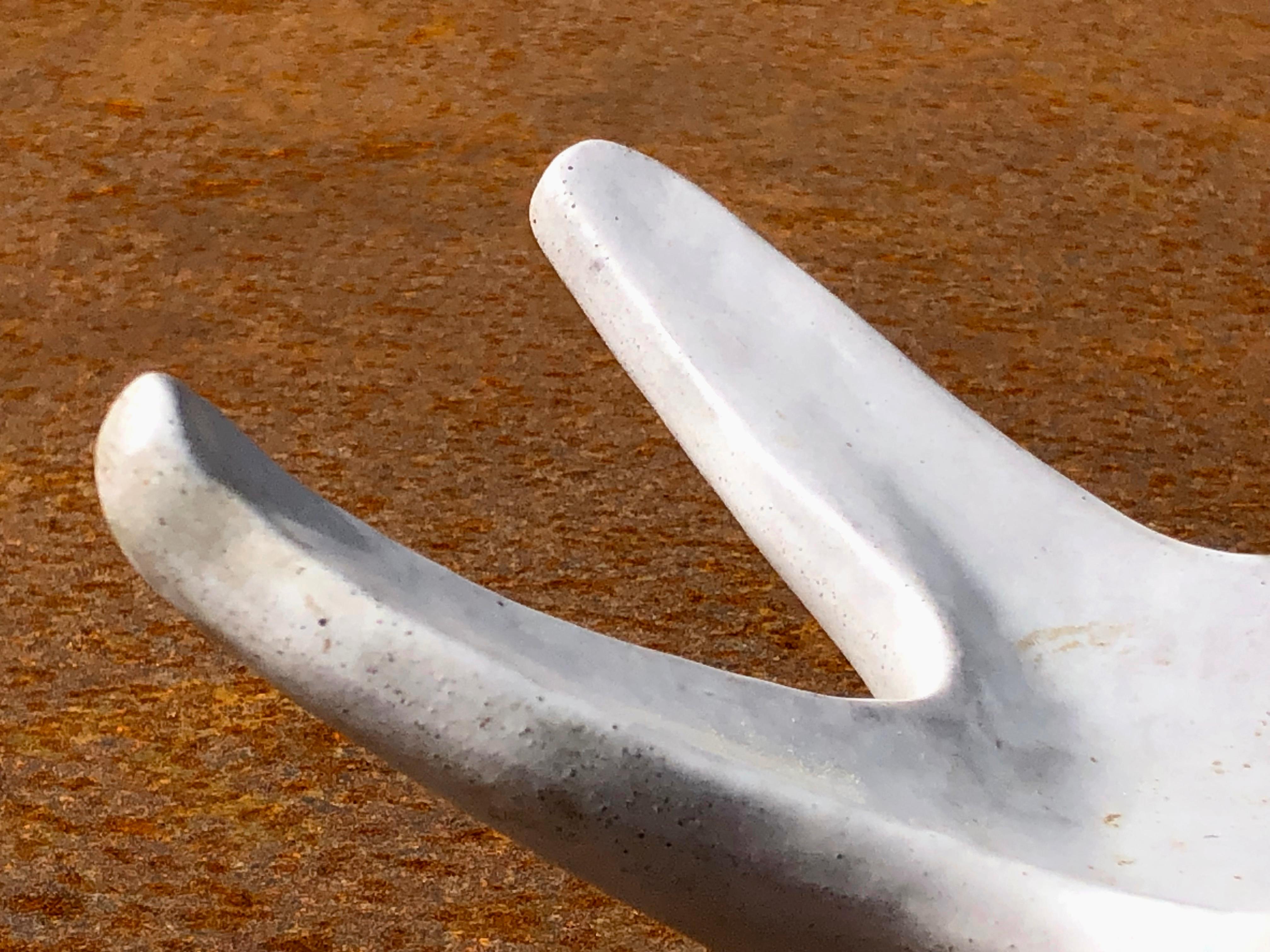 A FREE-FORM MODERNIST Keramik-TRAY  von MARCEL GUILLOT, VALLAURIS, Frankreich 1950 im Angebot 1