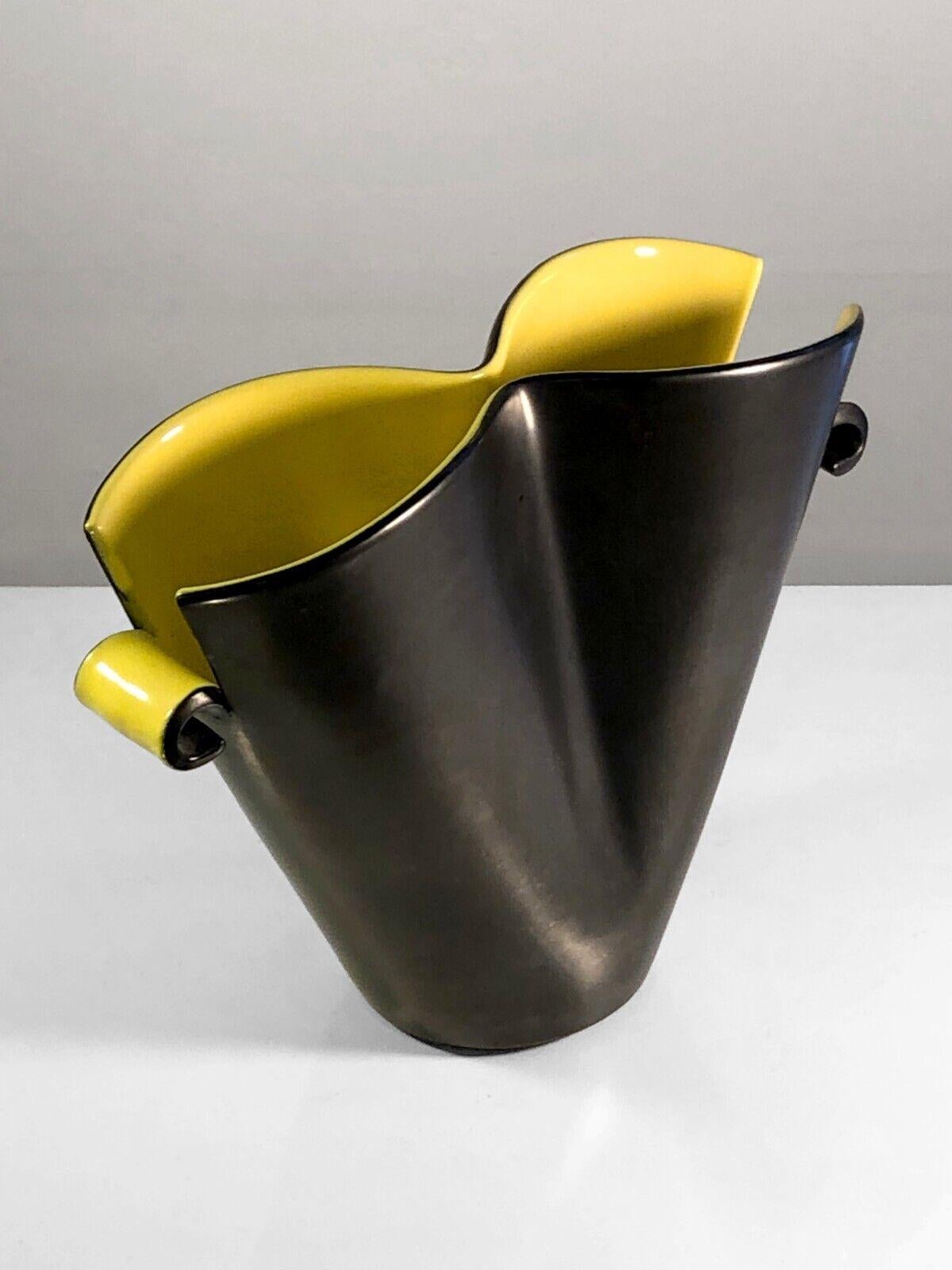 Smaltato Vaso in ceramica MODERNISTA FREE-FORM  di Elchinger, Francia 1950 in vendita